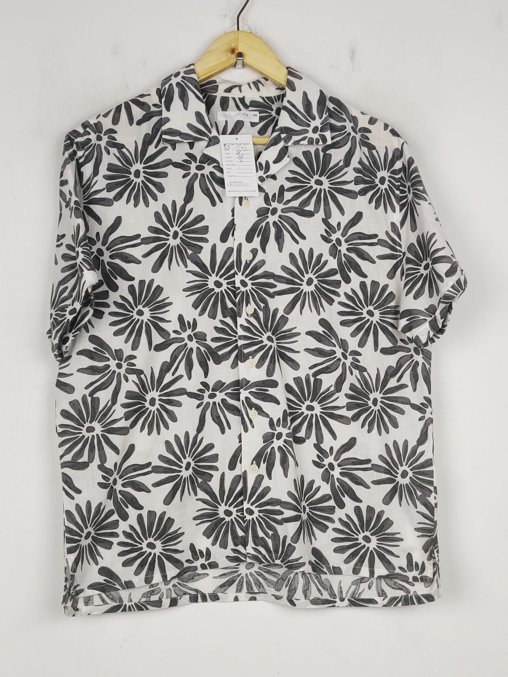 Buy online pre-used pre-loved 100% authentic & Original branded Zara (DS-1241) available in Pakistan. Top international brands avilable.