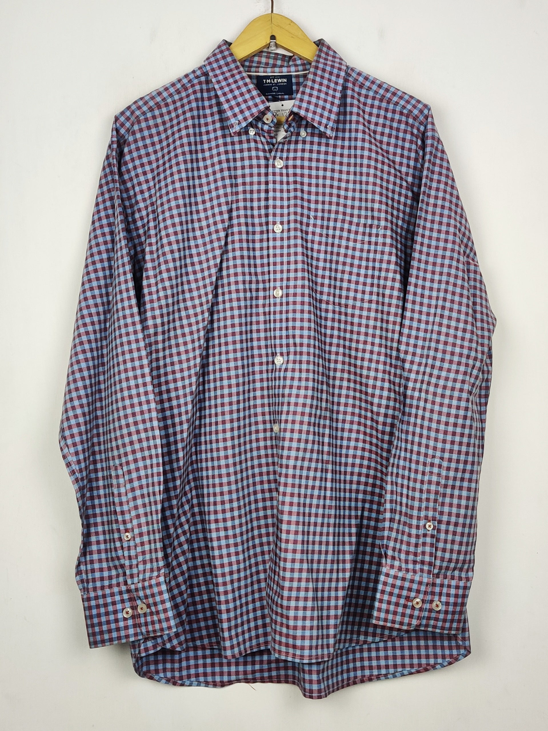 Buy online pre-used pre-loved 100% authentic & Original branded Tm Lewin (DS-1284) available in Pakistan. Top international brands avilable.