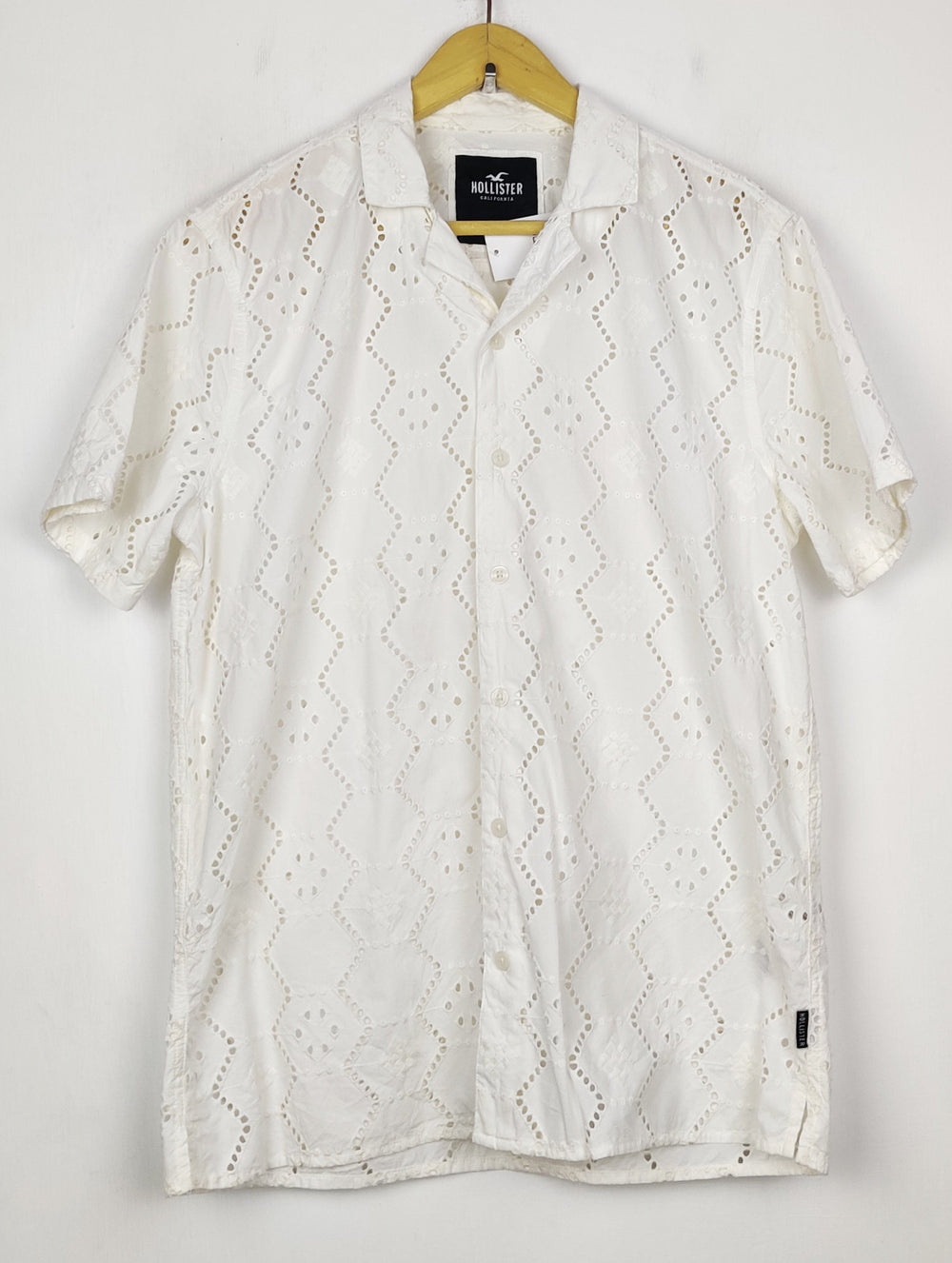 Buy online pre-used pre-loved 100% authentic & Original branded Hollister (DS-1285) available in Pakistan. Top international brands avilable.
