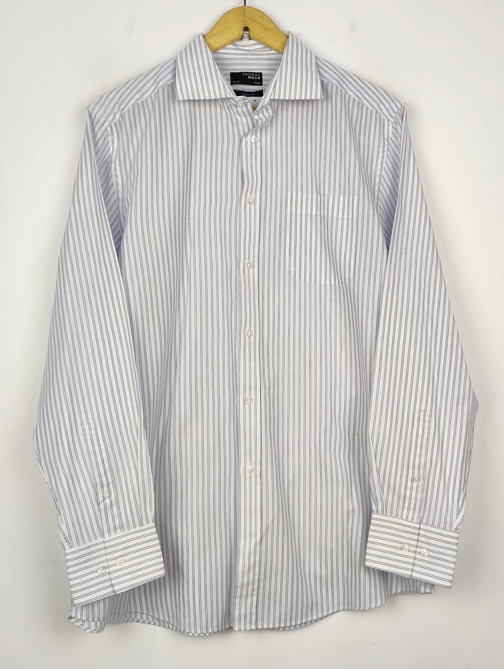 Buy online pre-used pre-loved 100% authentic & Original branded Thomas Nash (DS-1286) available in Pakistan. Top international brands avilable.