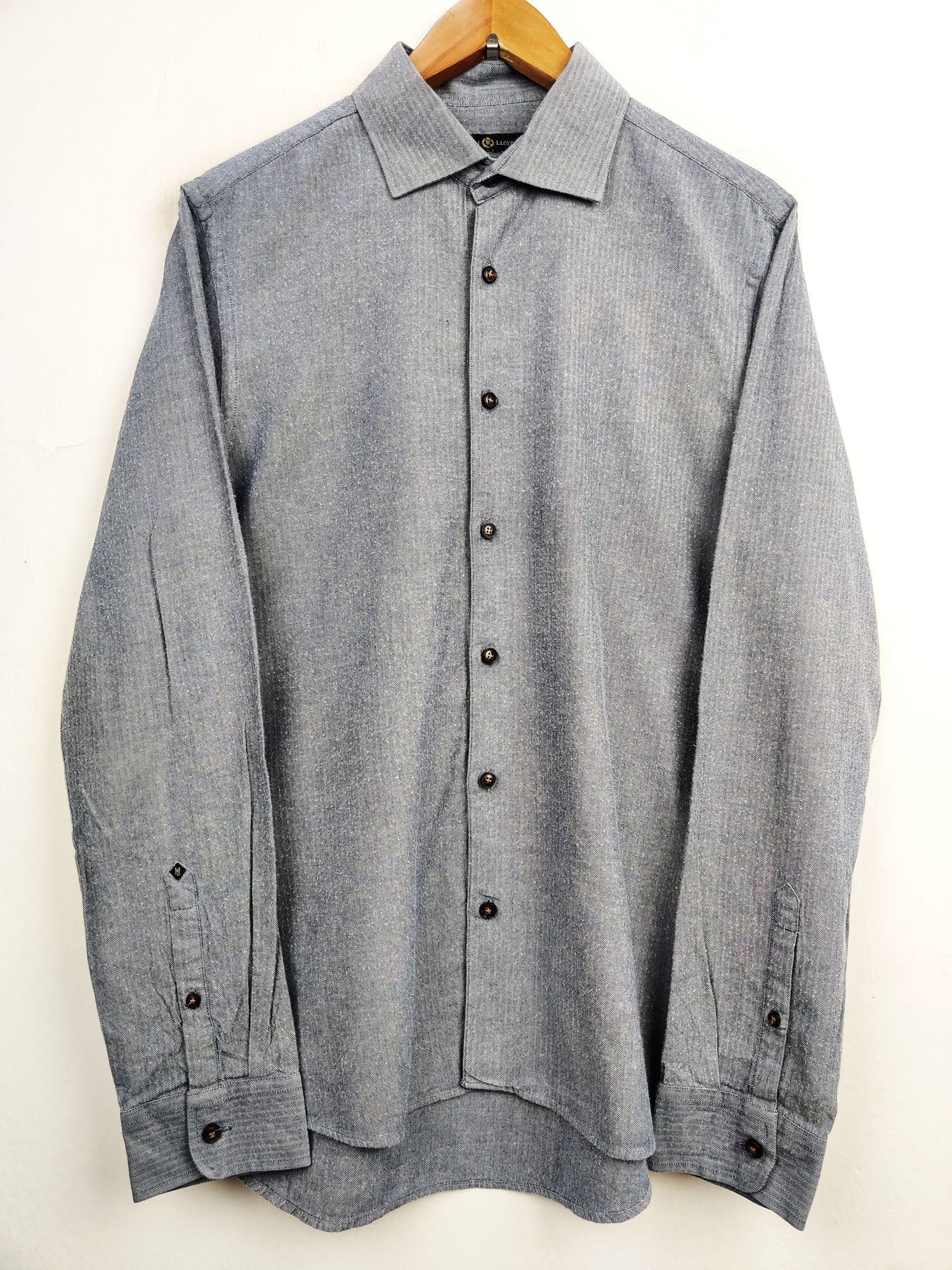 Buy online pre-used pre-loved 100% authentic & Original branded Henri Lloyd (DS-664) available in Pakistan. Top international brands avilable.