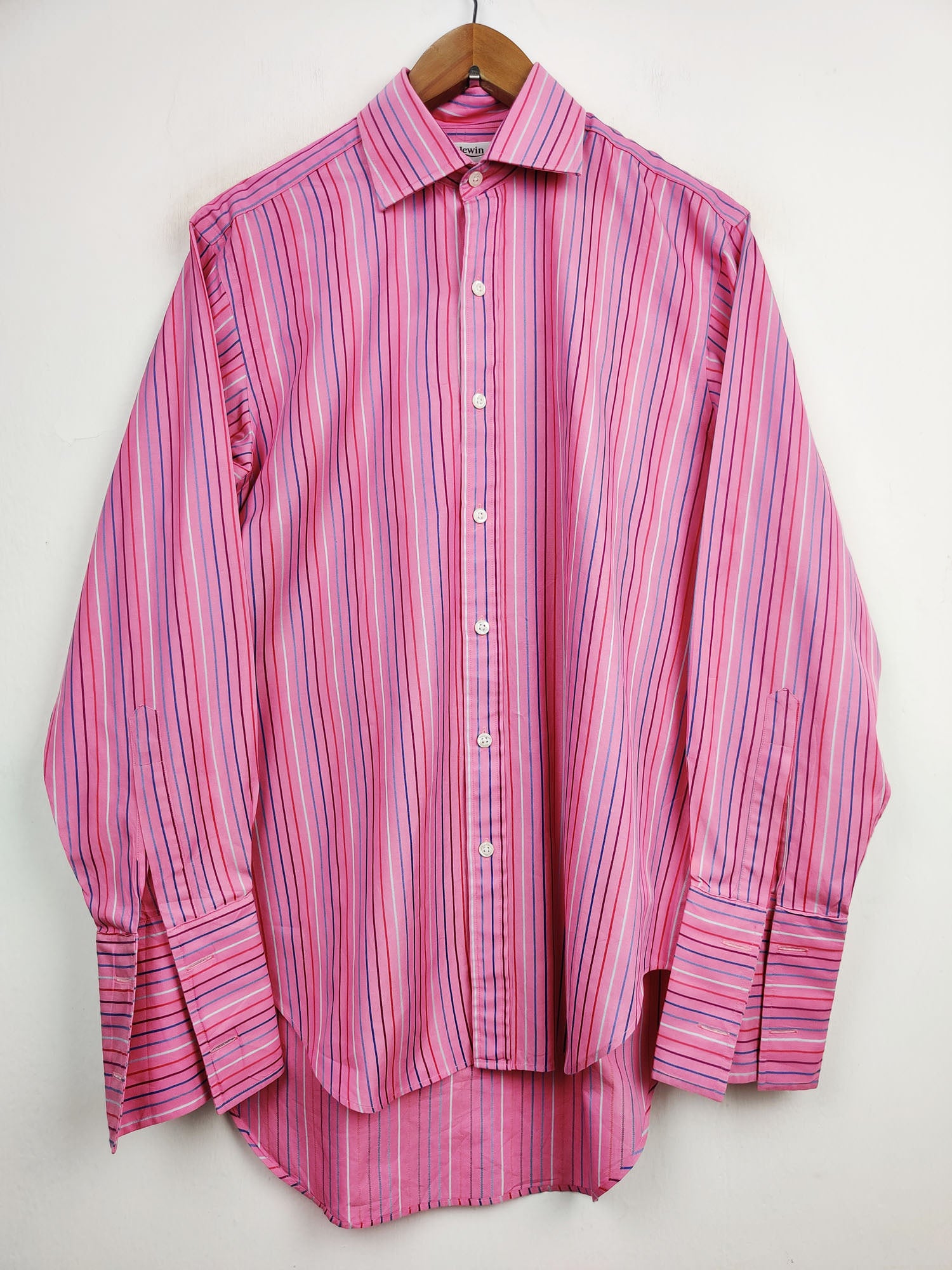 Buy online pre-used pre-loved 100% authentic & Original branded T.M. Lewin (DS-669) available in Pakistan. Top international brands avilable.