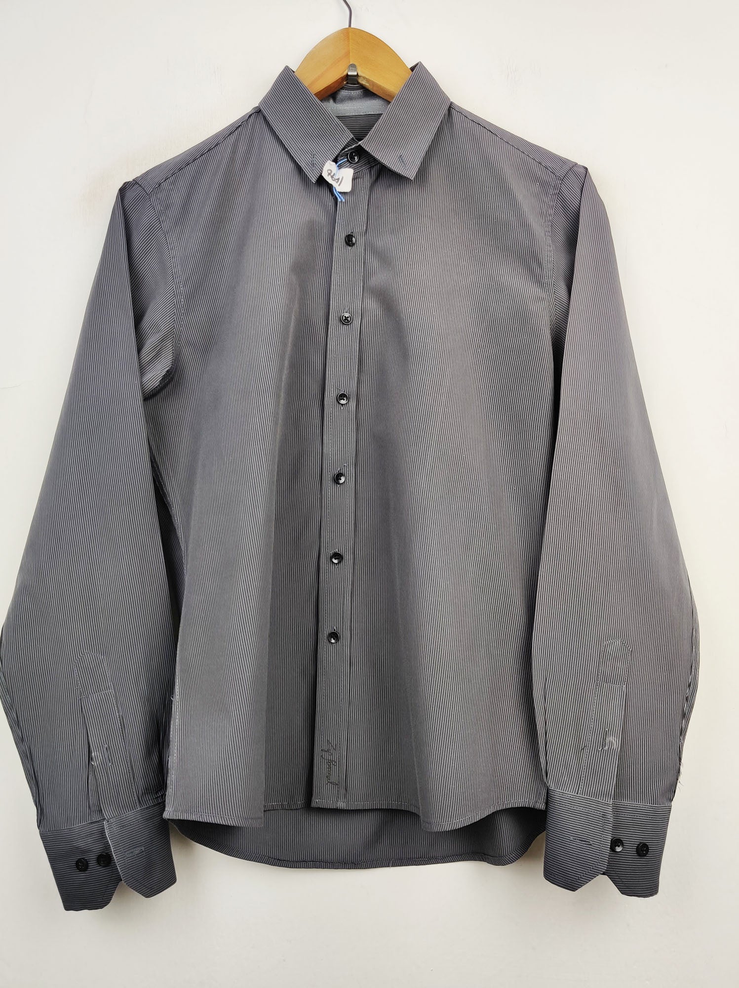 Buy online pre-used pre-loved 100% authentic & Original branded Zip (DS-726) available in Pakistan. Top international brands avilable.