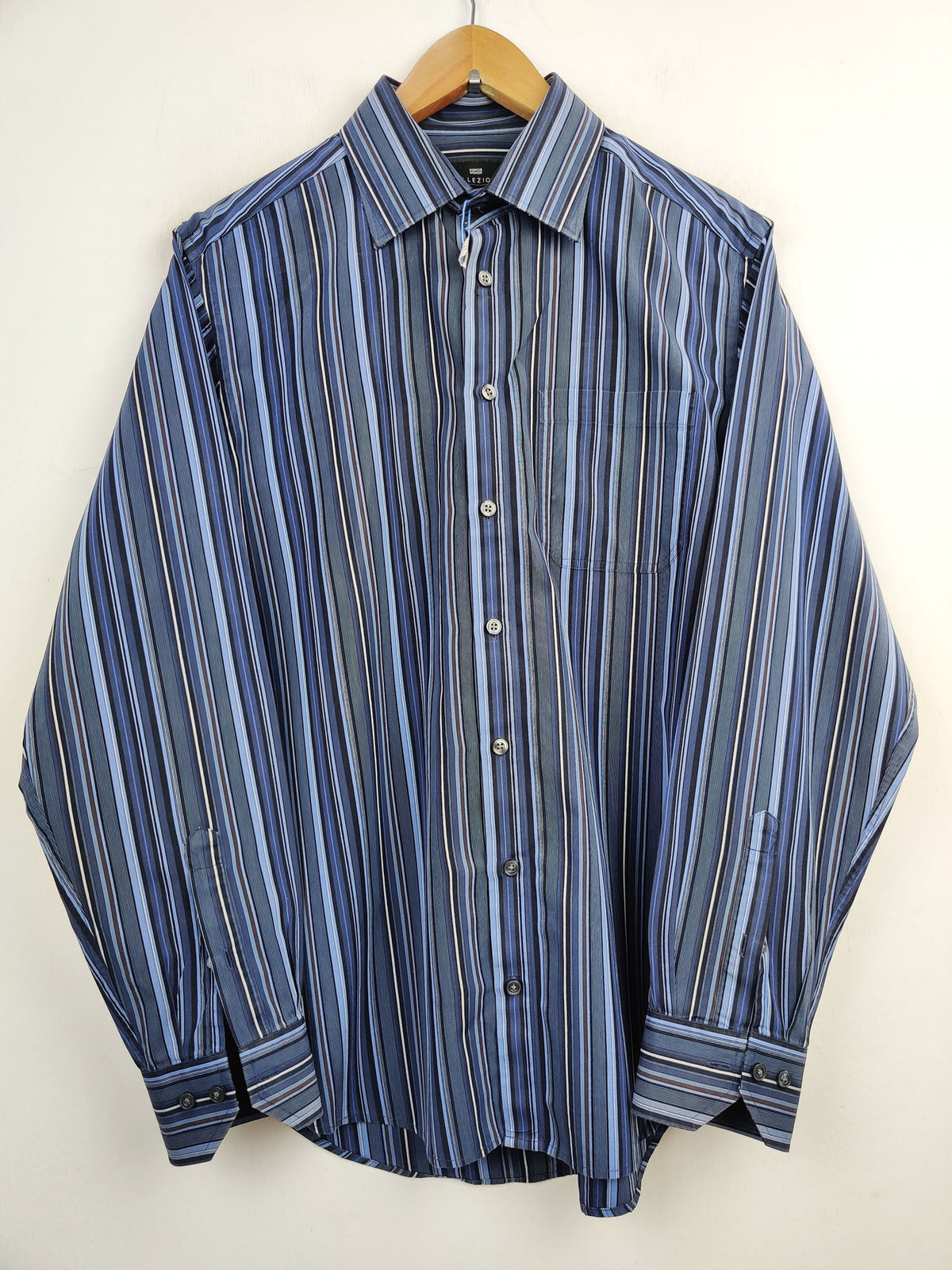 Buy online pre-used pre-loved 100% authentic & Original branded Marks & Spencer (DS-742) available in Pakistan. Top international brands avilable.