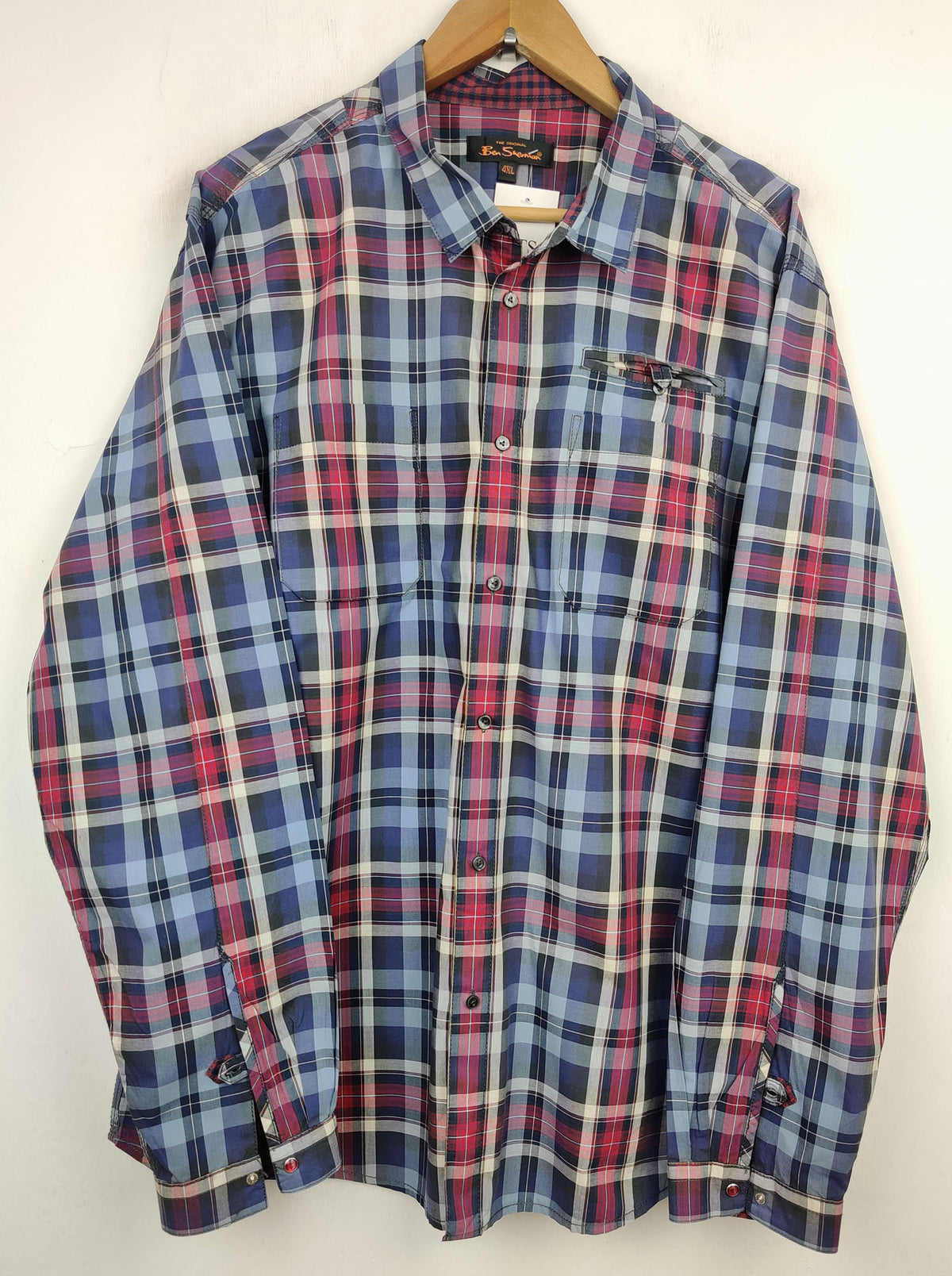 Buy online pre-used pre-loved 100% authentic & Original branded Ben Sherman (DS-802) available in Pakistan. Top international brands avilable.