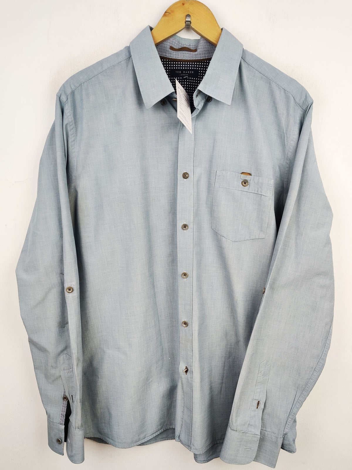 Buy online pre-used pre-loved 100% authentic & Original branded Ted Baker (DS-809) available in Pakistan. Top international brands avilable.