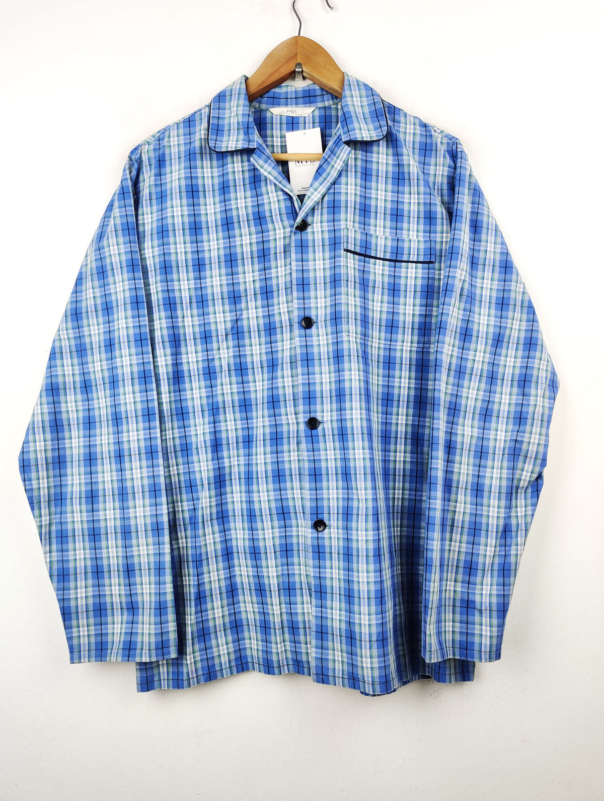 Buy online pre-used pre-loved 100% authentic & Original branded Marks & Spencer (DS-851) available in Pakistan. Top international brands avilable.