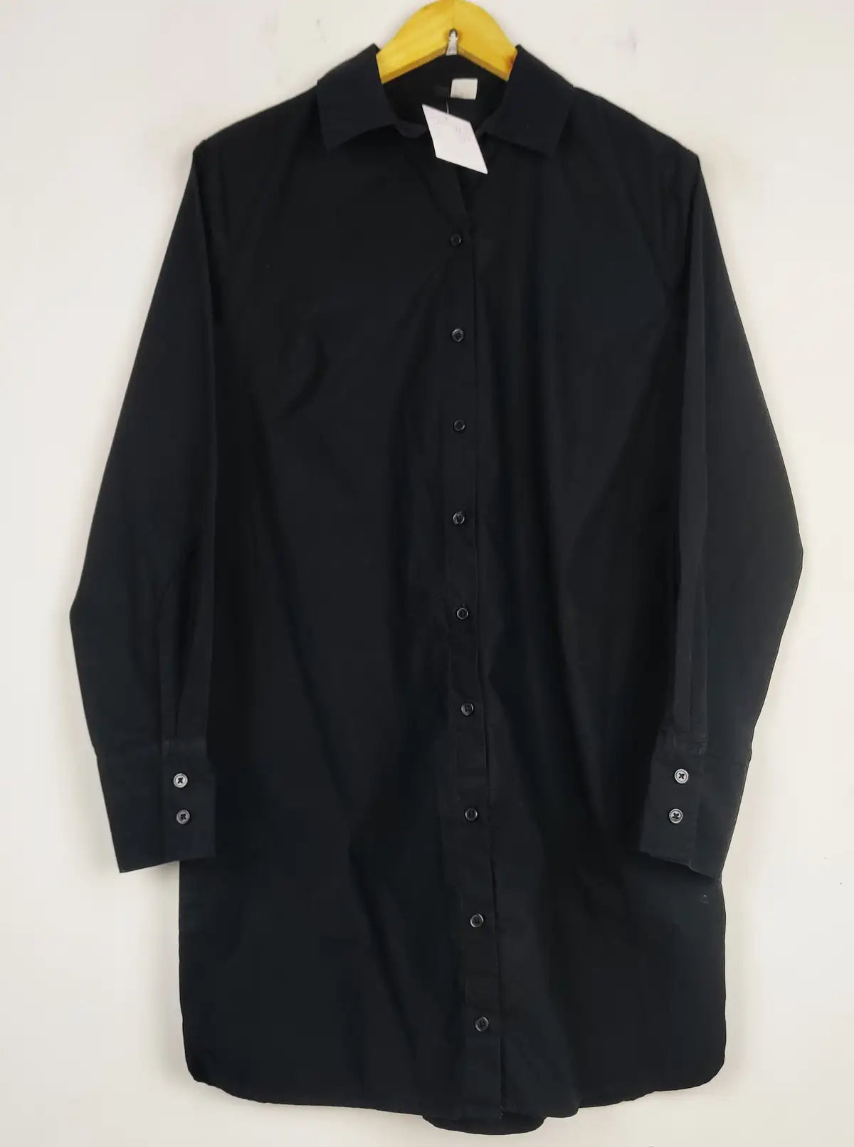 Buy online pre-used pre-loved 100% authentic & Original branded H&M (DS-960) available in Pakistan. Top international brands avilable.