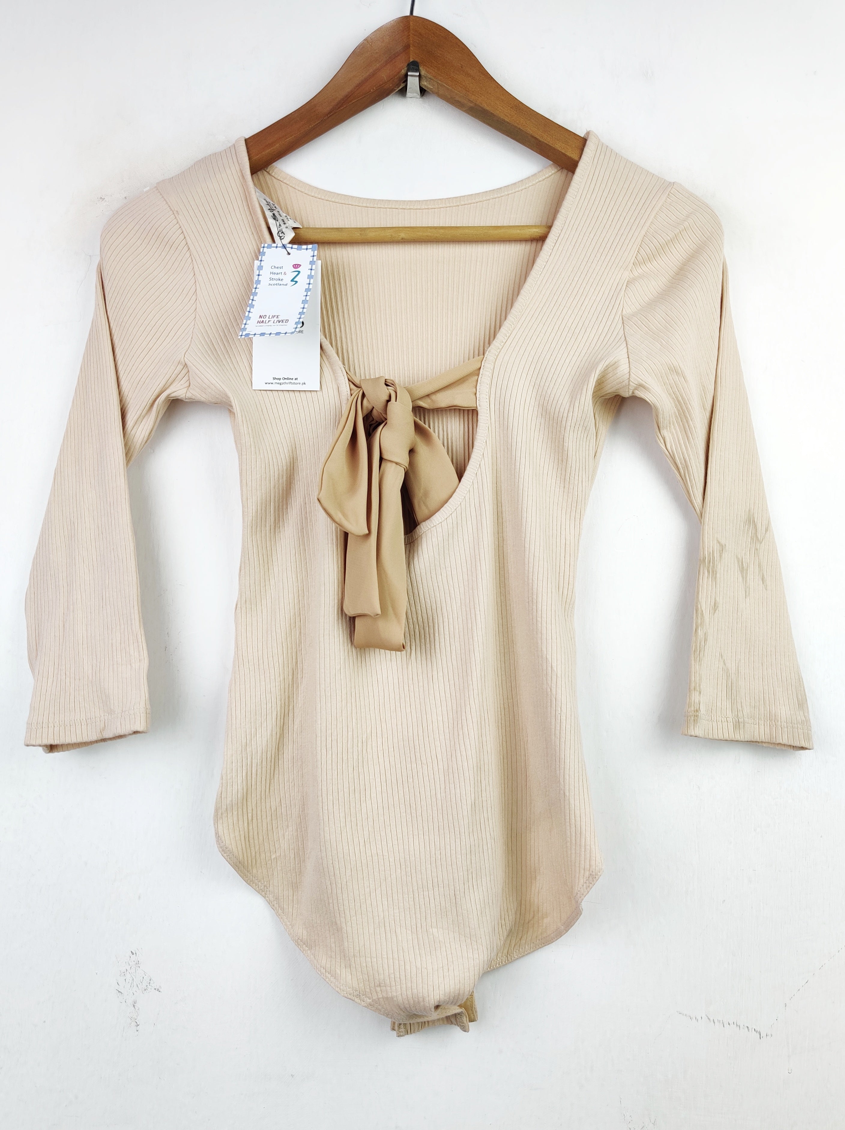 Buy online pre-used pre-loved 100% authentic & Original branded Miss Selfridge (FS-1371) available in Pakistan. Top international brands avilable.