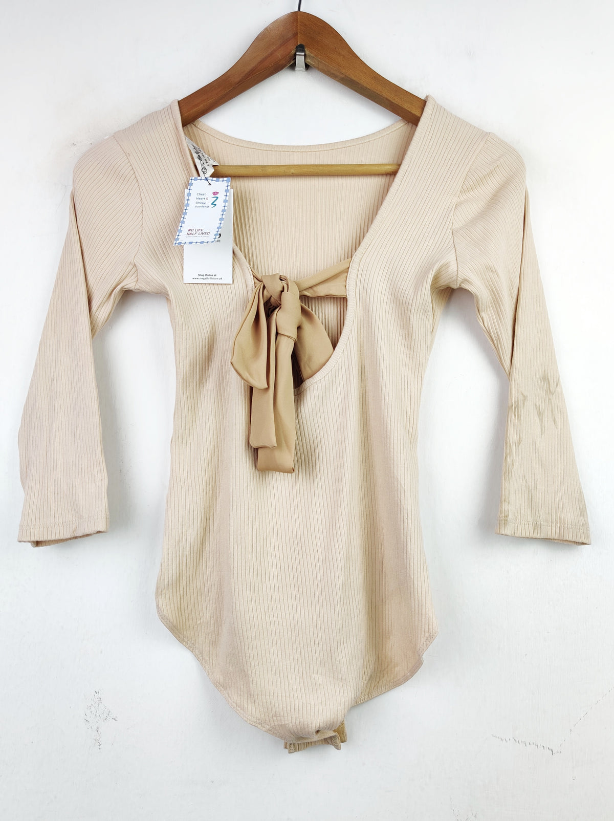 Buy online pre-used pre-loved 100% authentic & Original branded Miss Selfridge (FS-1371) available in Pakistan. Top international brands avilable.