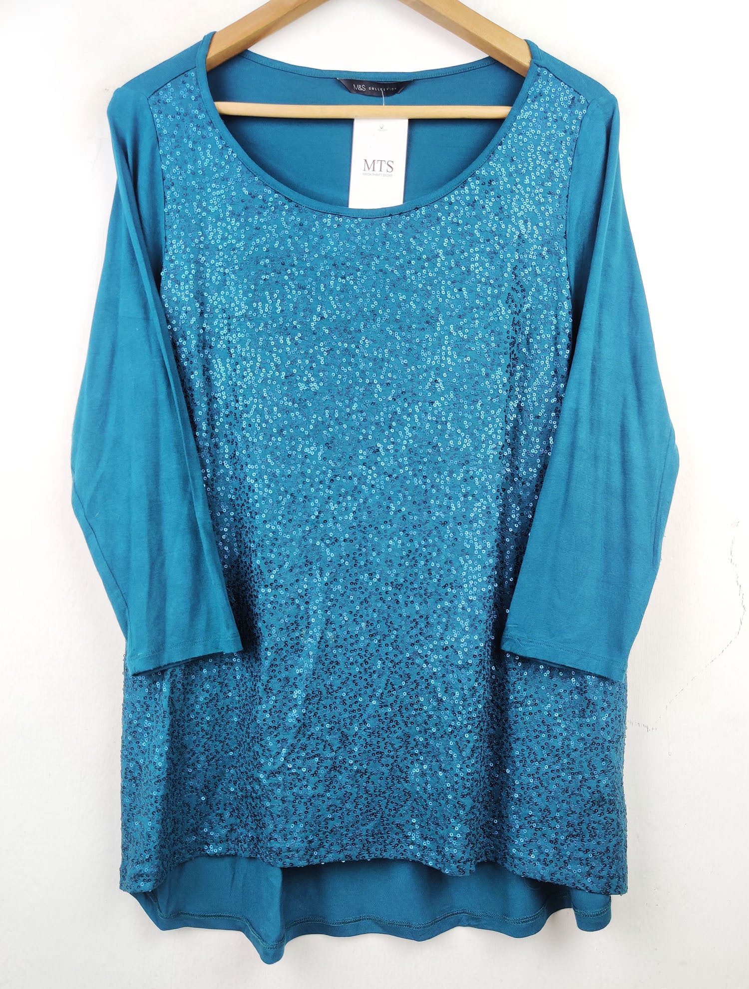 Buy online pre-used pre-loved 100% authentic & Original branded Marks & Spencer (FS-1458) available in Pakistan. Top international brands avilable.