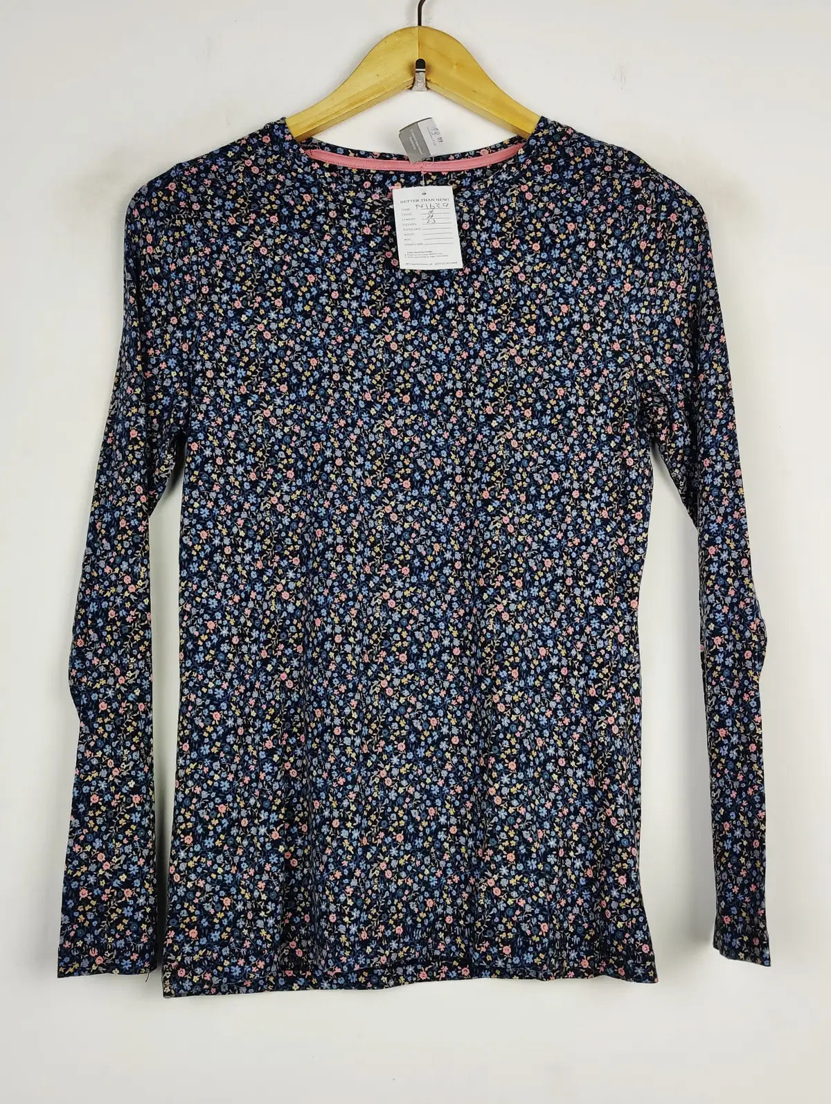 Buy online pre-used pre-loved 100% authentic & Original branded Unknown Brand (FS-1639) available in Pakistan. Top international brands avilable.