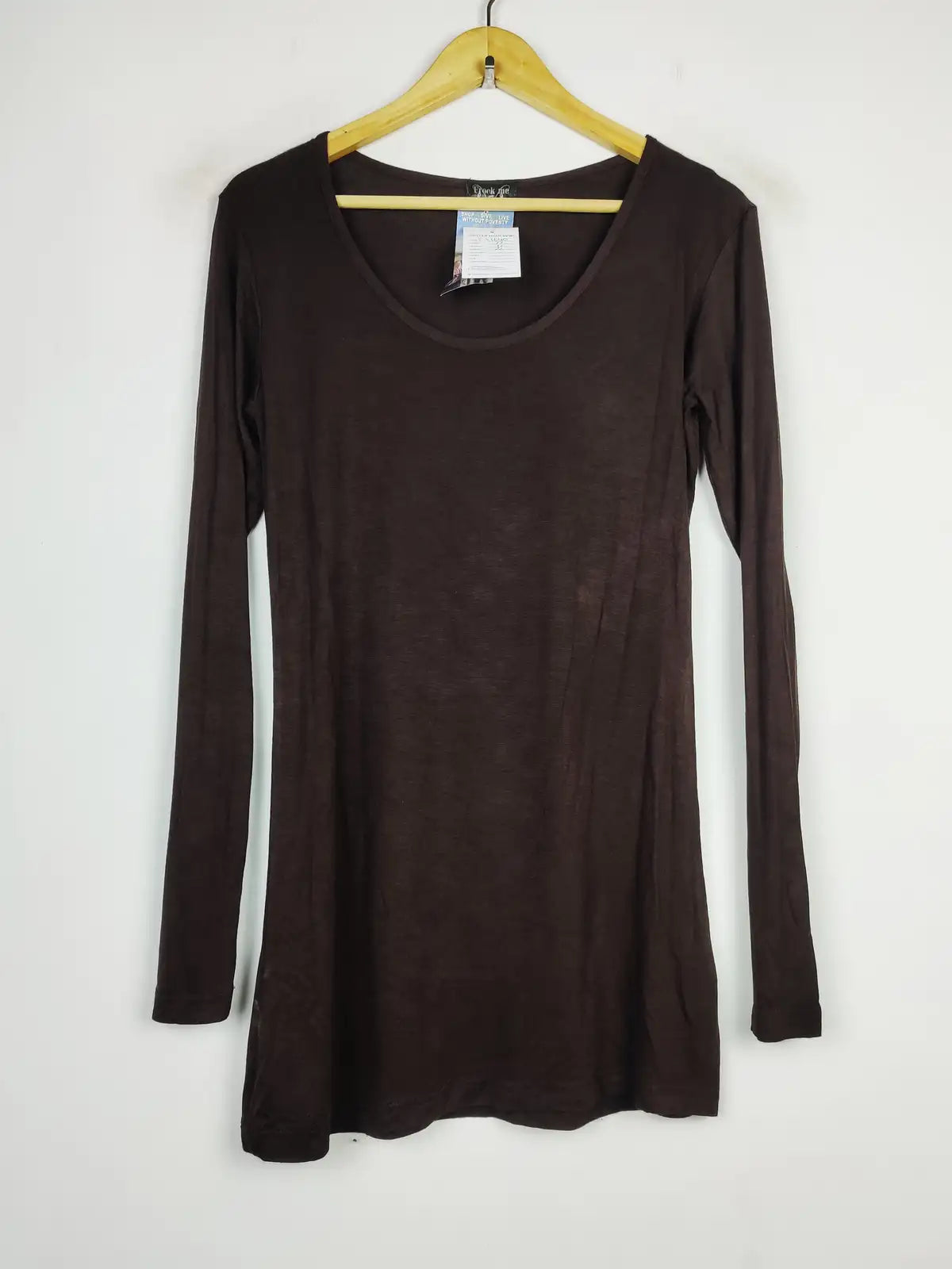 Buy online pre-used pre-loved 100% authentic & Original branded Frock Me (FS-1640) available in Pakistan. Top international brands avilable.