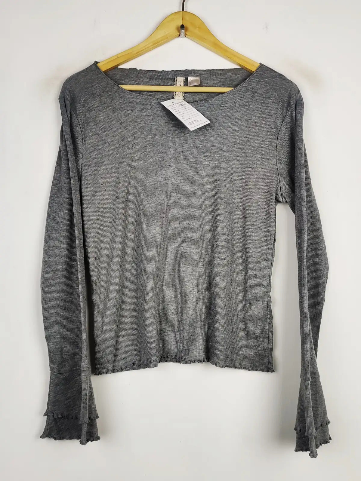 Buy online pre-used pre-loved 100% authentic & Original branded H&M (FS-1643) available in Pakistan. Top international brands avilable.