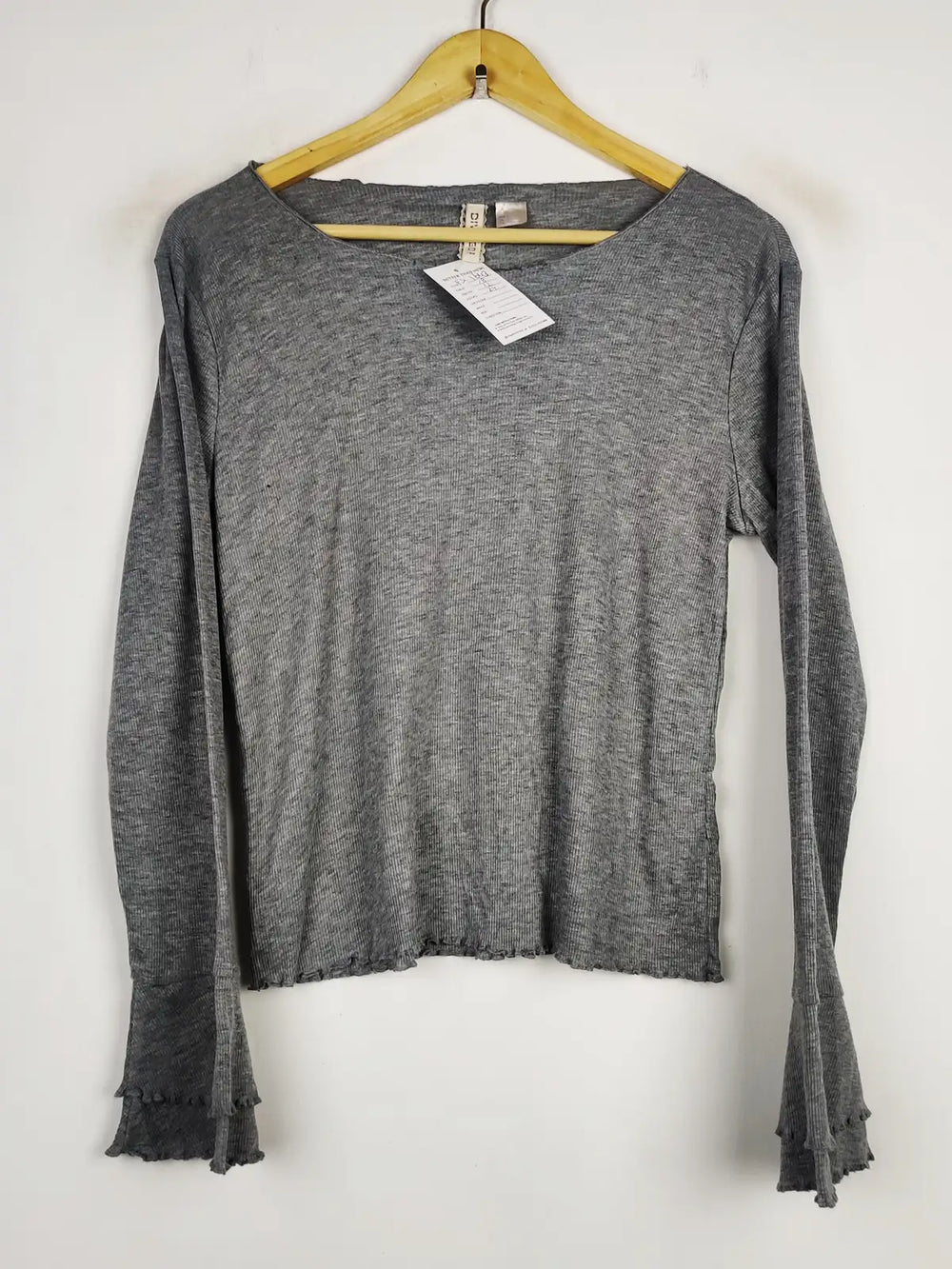 Buy online pre-used pre-loved 100% authentic & Original branded H&M (FS-1643) available in Pakistan. Top international brands avilable.