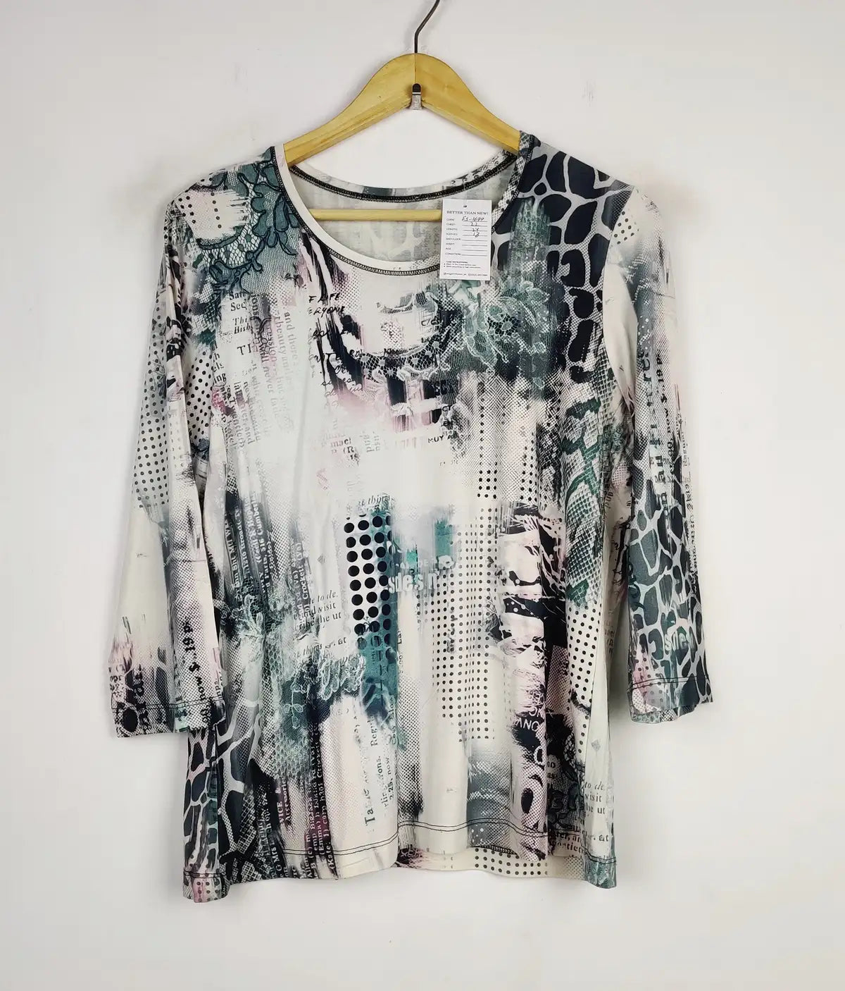 Buy online pre-used pre-loved 100% authentic & Original branded Unknown Brand (FS-1699) available in Pakistan. Top international brands avilable.