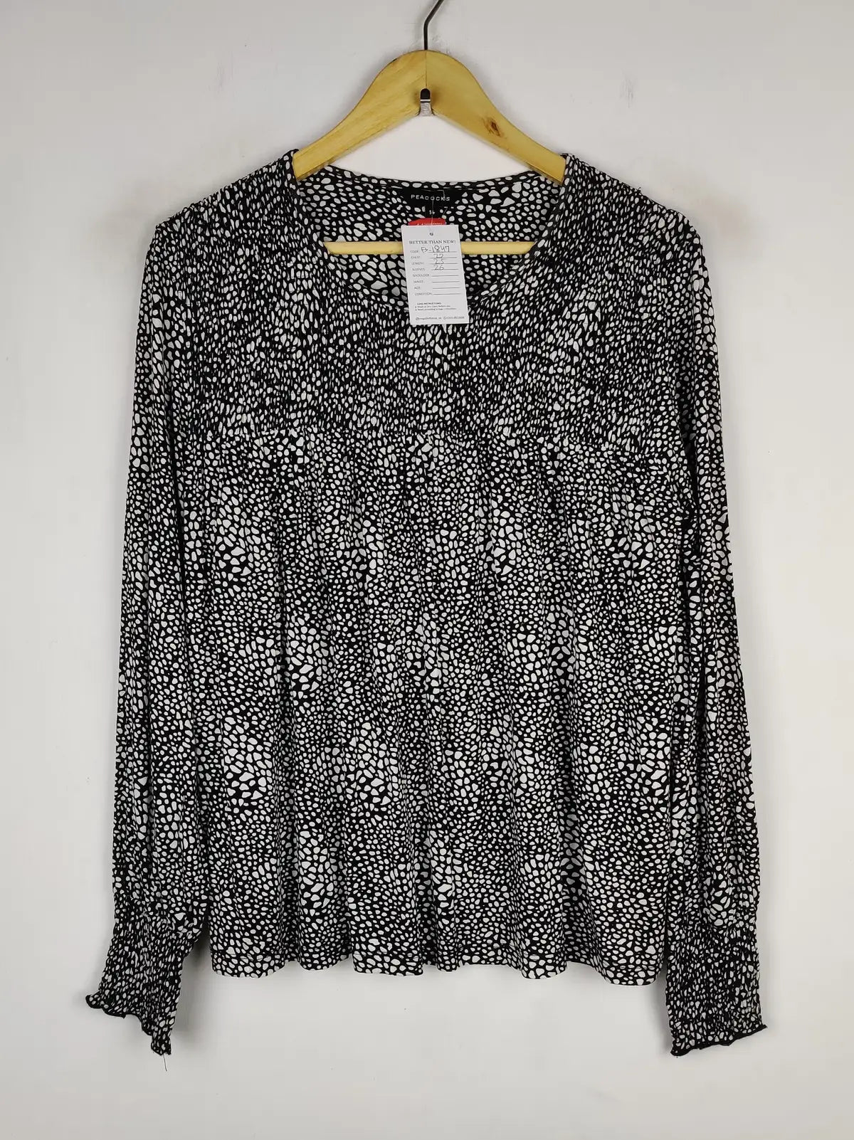 Buy online pre-used pre-loved 100% authentic & Original branded Peacocks (FS-1847) available in Pakistan. Top international brands avilable.