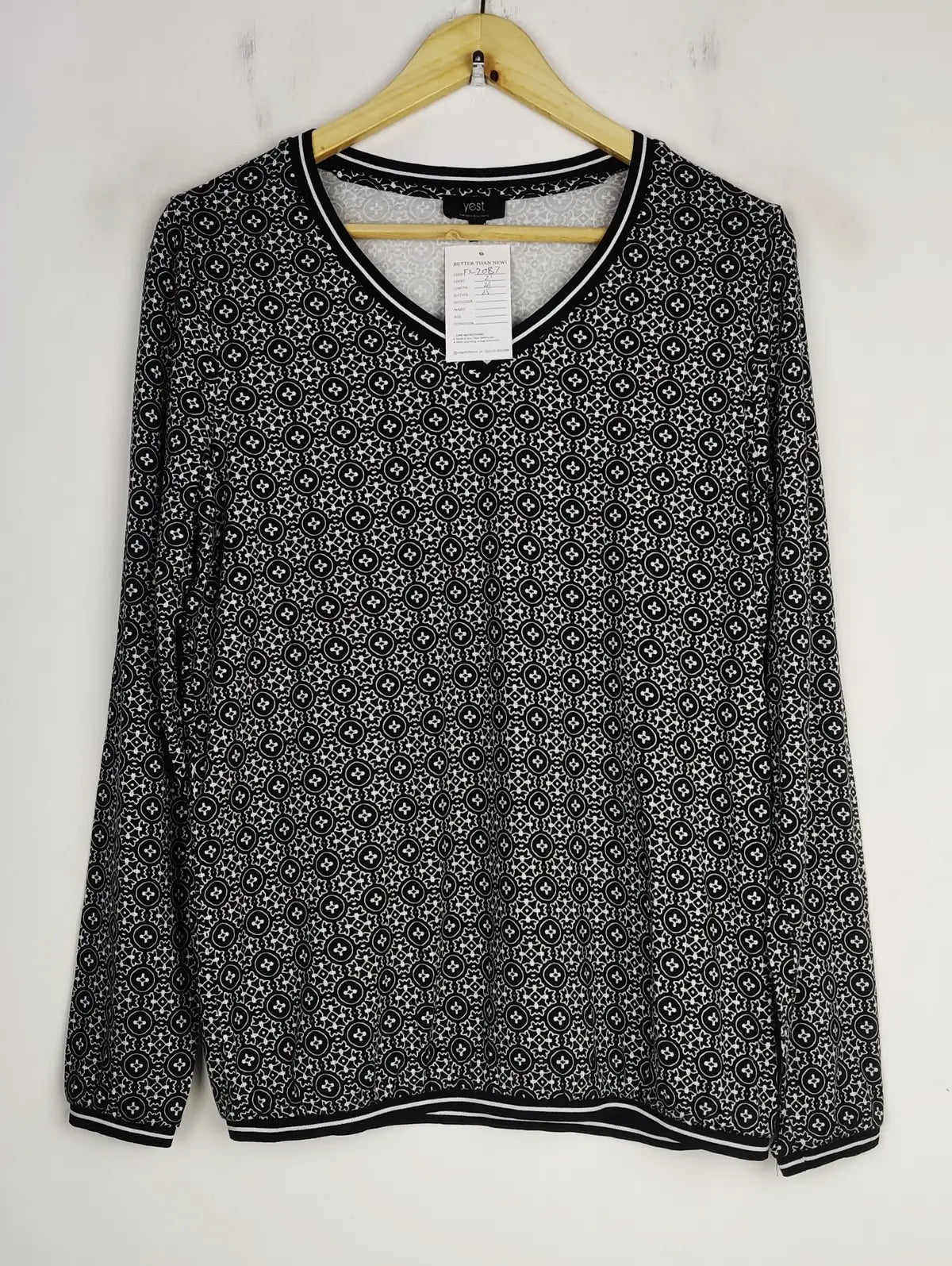 Buy online pre-used pre-loved 100% authentic & Original branded Yest (FS-2087) available in Pakistan. Top international brands avilable.
