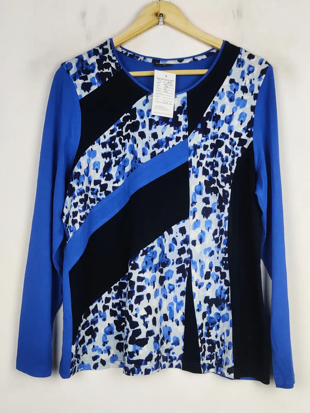 Buy online pre-used pre-loved 100% authentic & Original branded Barbara (FS-2098) available in Pakistan. Top international brands avilable.