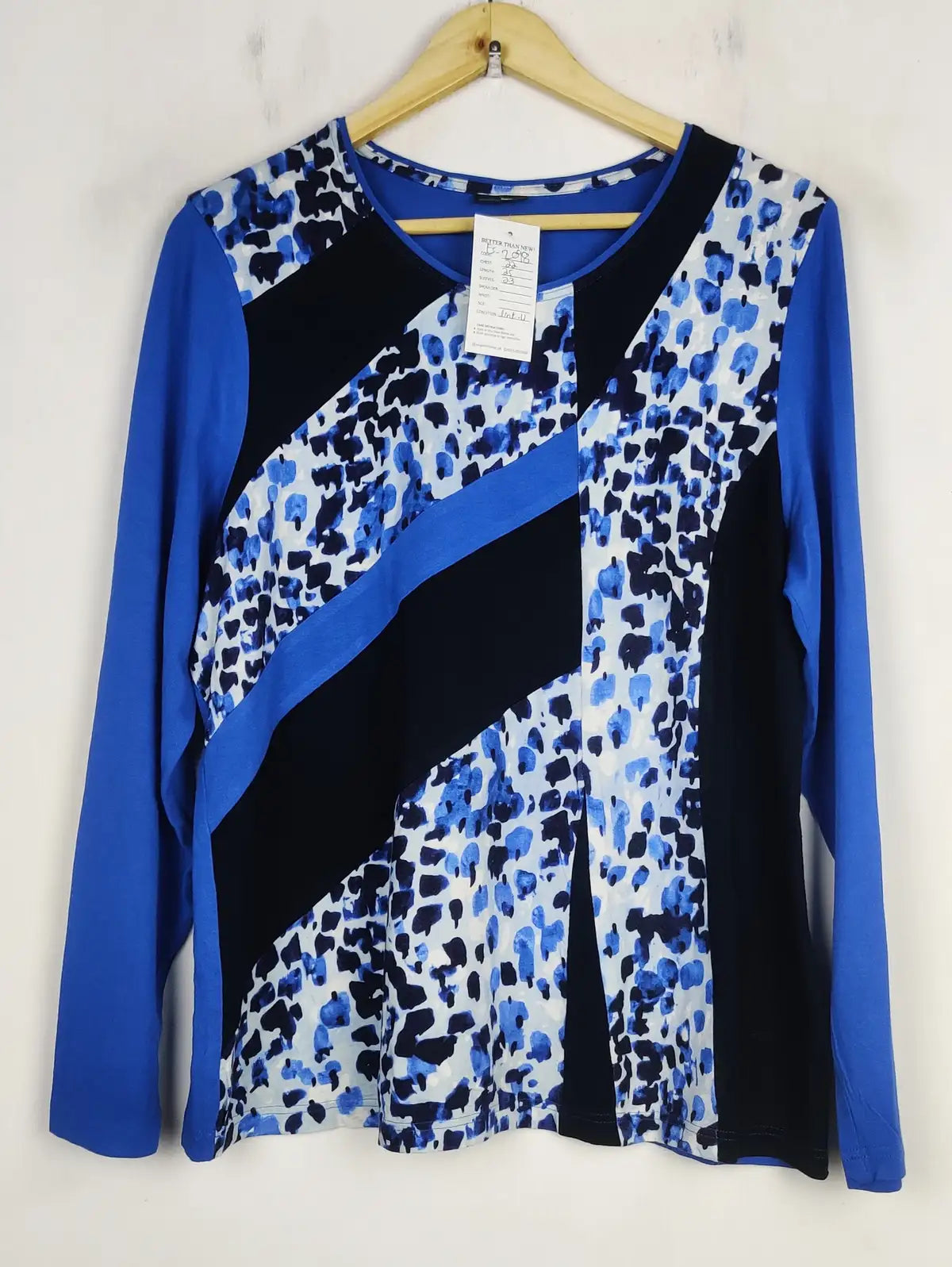 Buy online pre-used pre-loved 100% authentic & Original branded Barbara (FS-2098) available in Pakistan. Top international brands avilable.