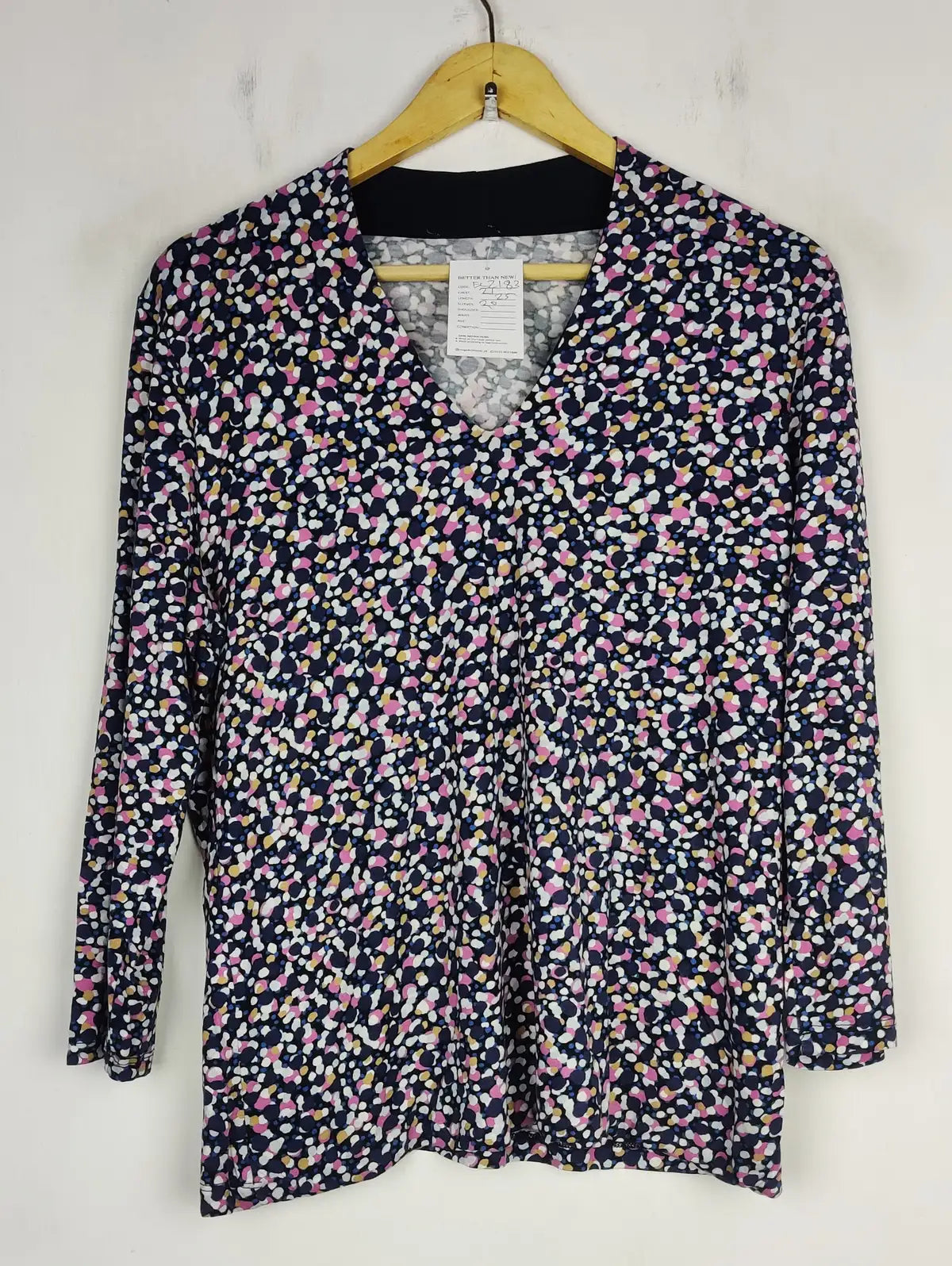 Buy online pre-used pre-loved 100% authentic & Original branded Unknown Brand (FS-2183) available in Pakistan. Top international brands avilable.