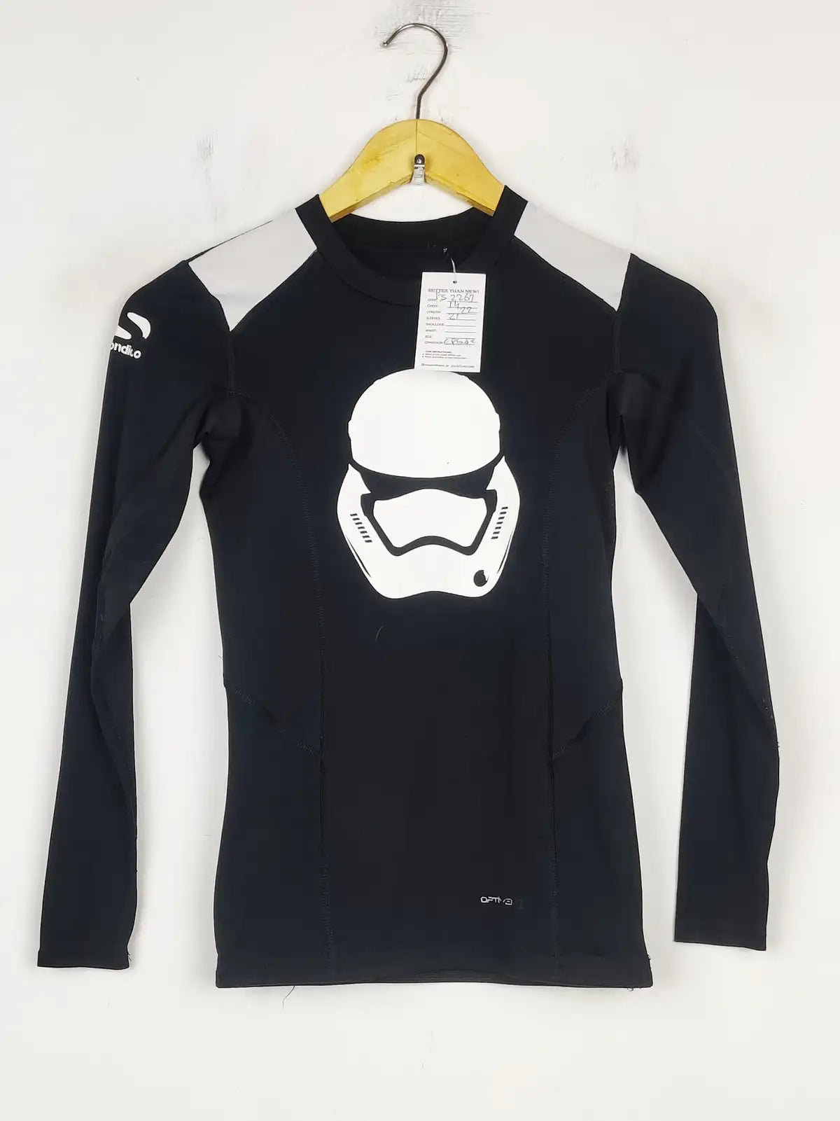 Buy online pre-used pre-loved 100% authentic & Original branded Star Wars (FS-2267) available in Pakistan. Top international brands avilable.