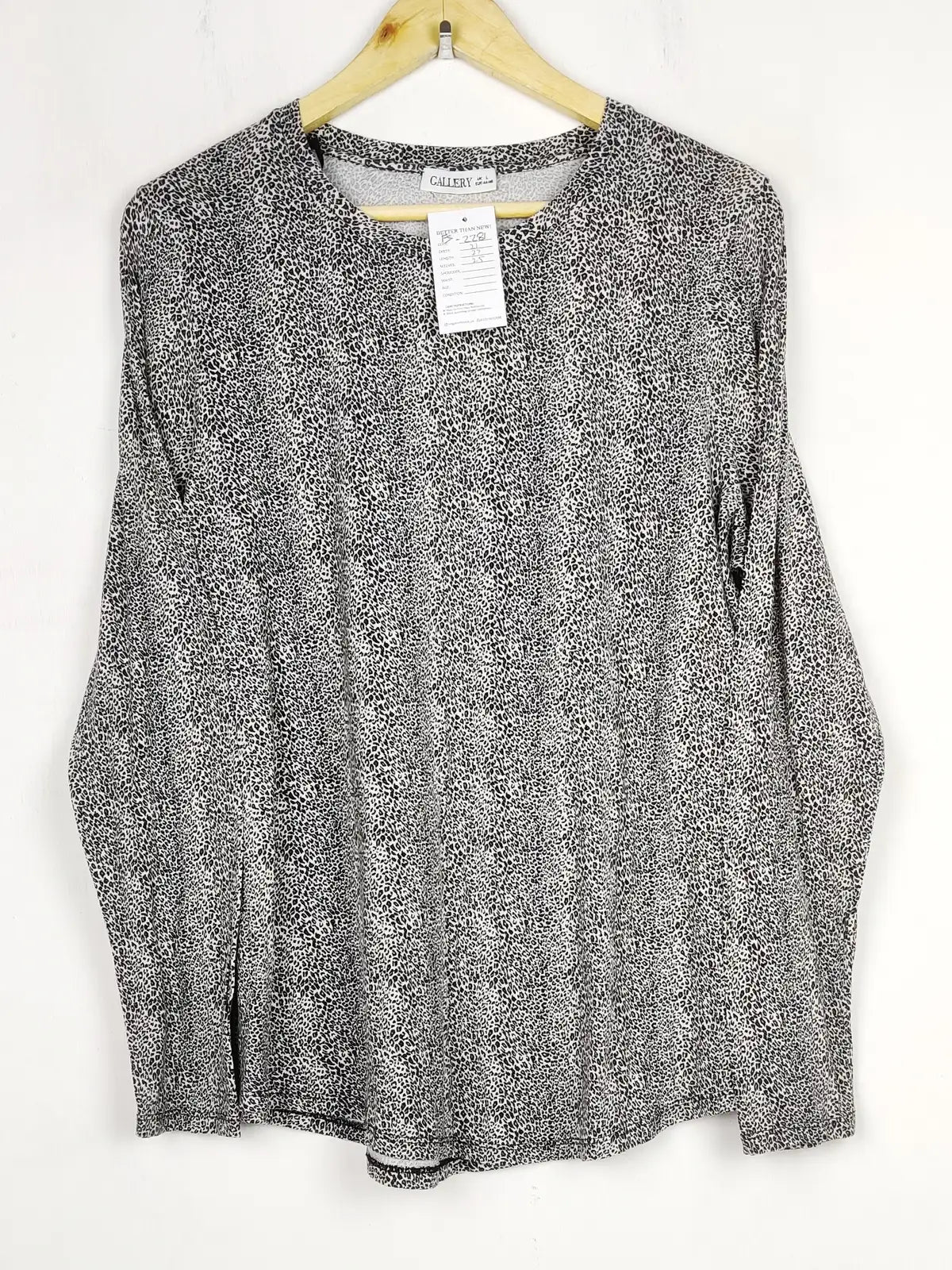 Buy online pre-used pre-loved 100% authentic & Original branded Gallery (FS-2281) available in Pakistan. Top international brands avilable.