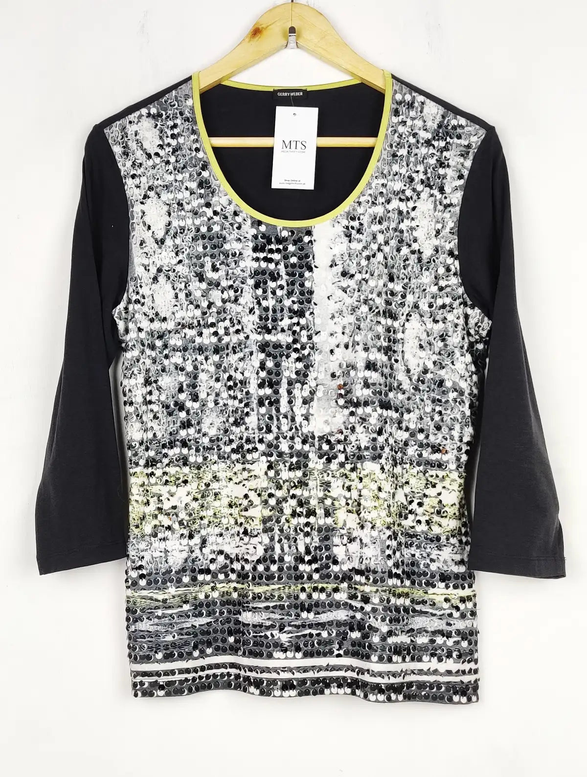 Buy online pre-used pre-loved 100% authentic & Original branded Gerry Weber (FS-2324) available in Pakistan. Top international brands avilable.