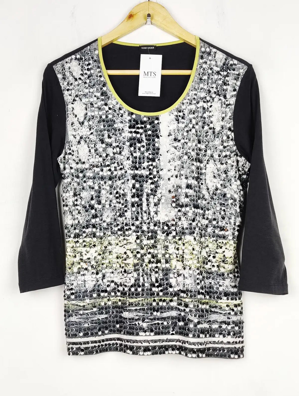 Buy online pre-used pre-loved 100% authentic & Original branded Gerry Weber (FS-2324) available in Pakistan. Top international brands avilable.