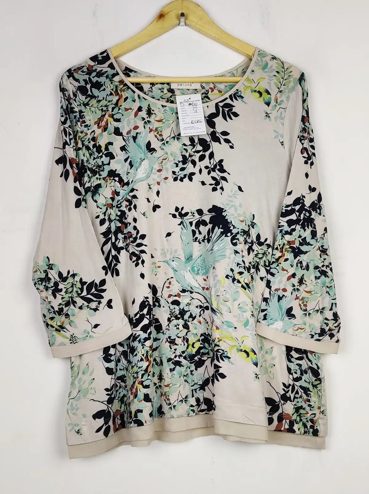 Buy online pre-used pre-loved 100% authentic & Original branded Marks & Spencers (FS-2350) available in Pakistan. Top international brands avilable.