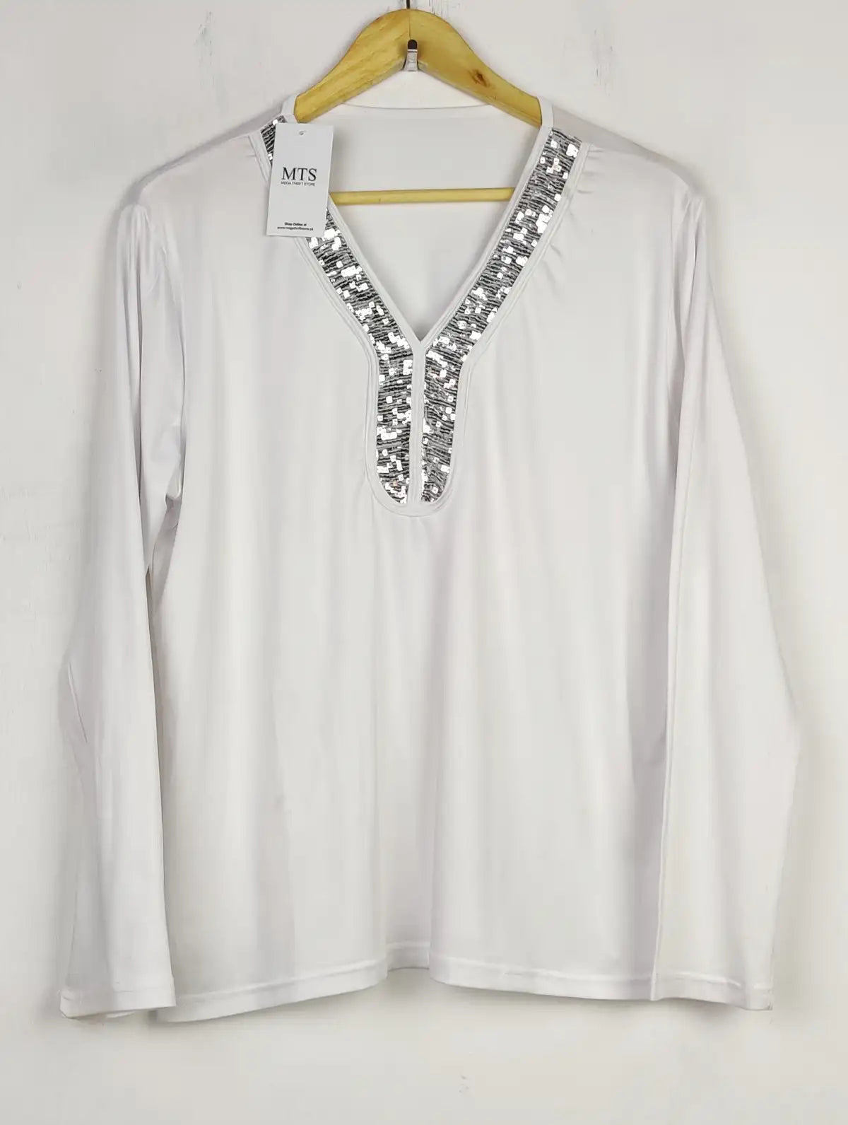 Buy online pre-used pre-loved 100% authentic & Original branded Unknown Brand (FS-2397) available in Pakistan. Top international brands avilable.