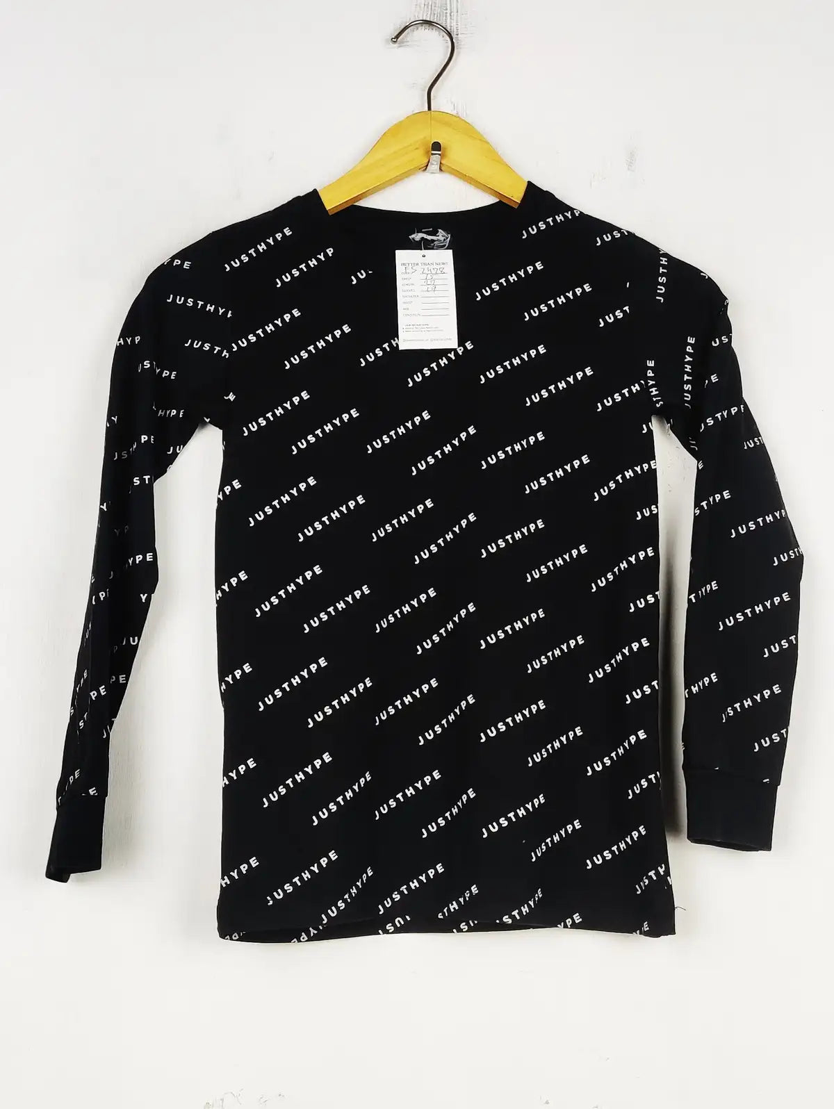 Buy online pre-used pre-loved 100% authentic & Original branded Unknown Brand (FS-2478) available in Pakistan. Top international brands avilable.