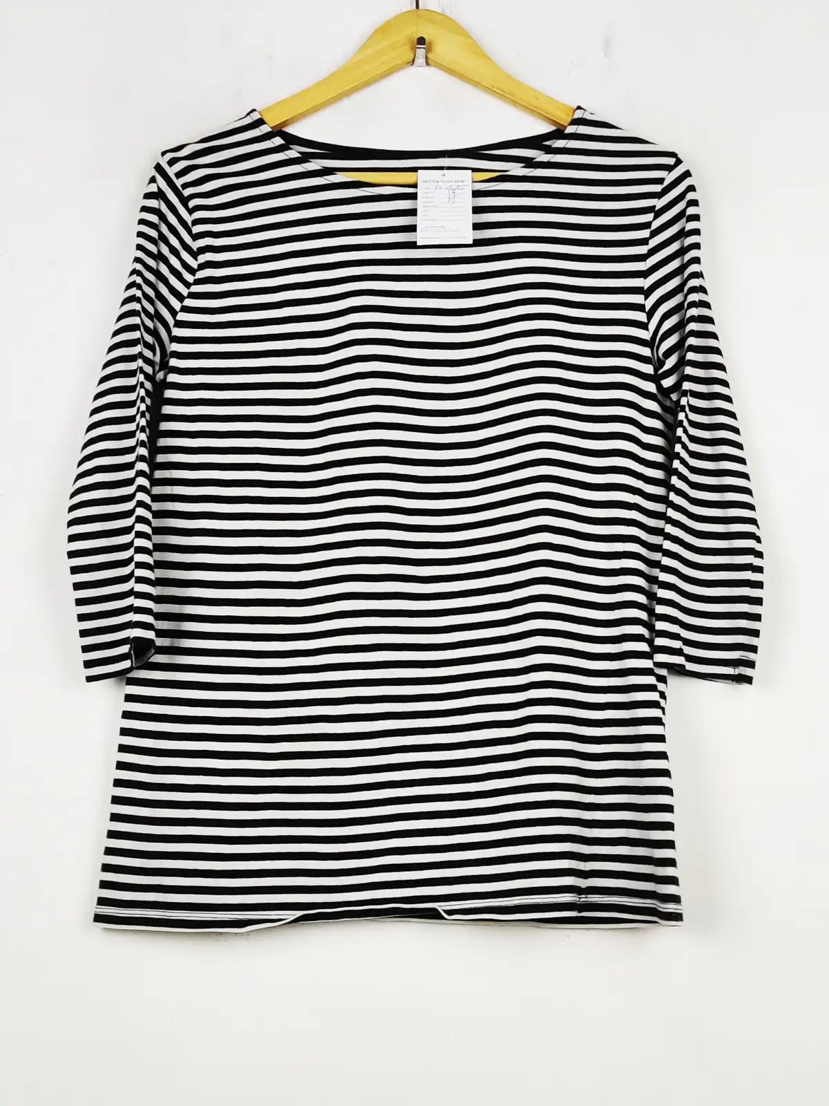 Buy online pre-used pre-loved 100% authentic & Original branded Unknown Brand (FS-2535) available in Pakistan. Top international brands avilable.