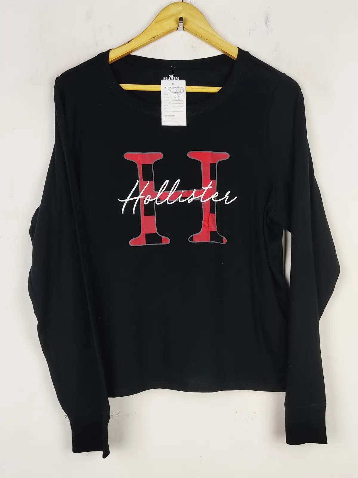 Buy online pre-used pre-loved 100% authentic & Original branded Hollister (FS-2569) available in Pakistan. Top international brands avilable.