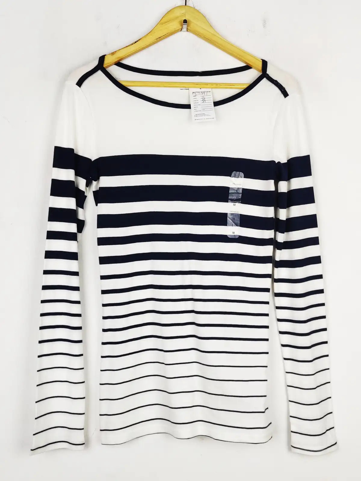 Buy online pre-used pre-loved 100% authentic & Original branded Unknown Brand (FS-2591) available in Pakistan. Top international brands avilable.