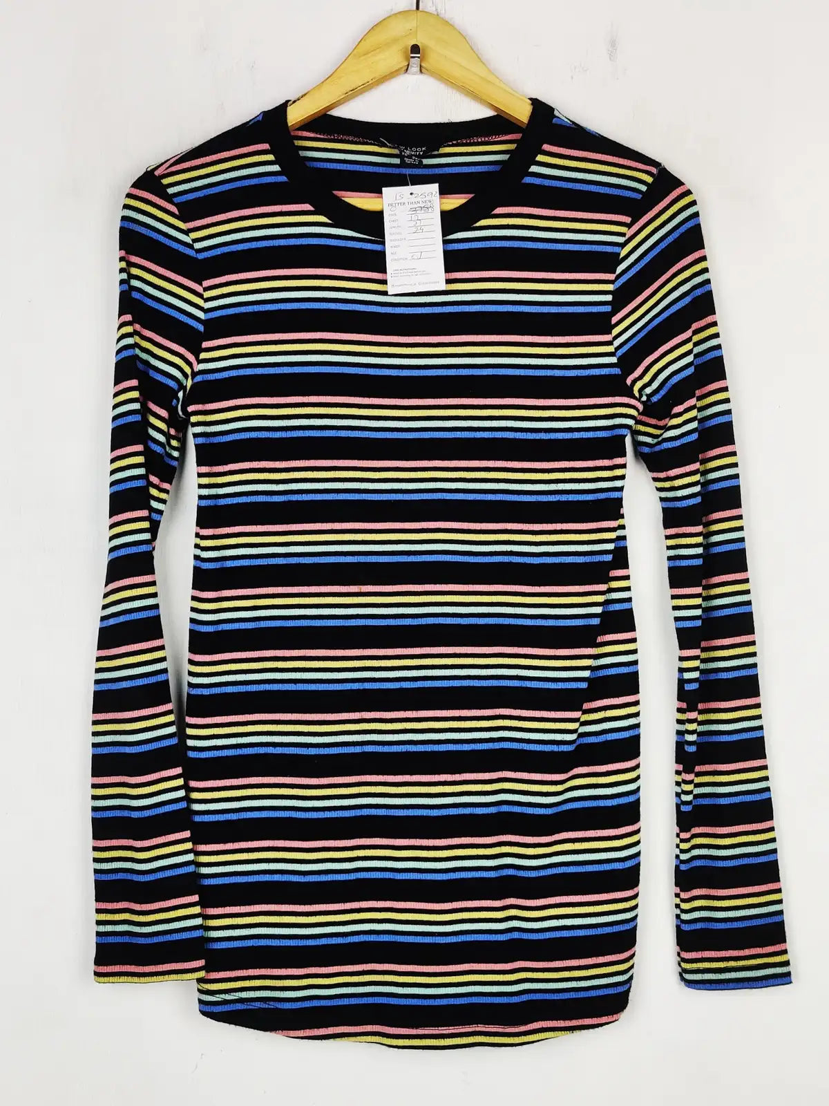 Buy online pre-used pre-loved 100% authentic & Original branded New Look (FS-2592) available in Pakistan. Top international brands avilable.