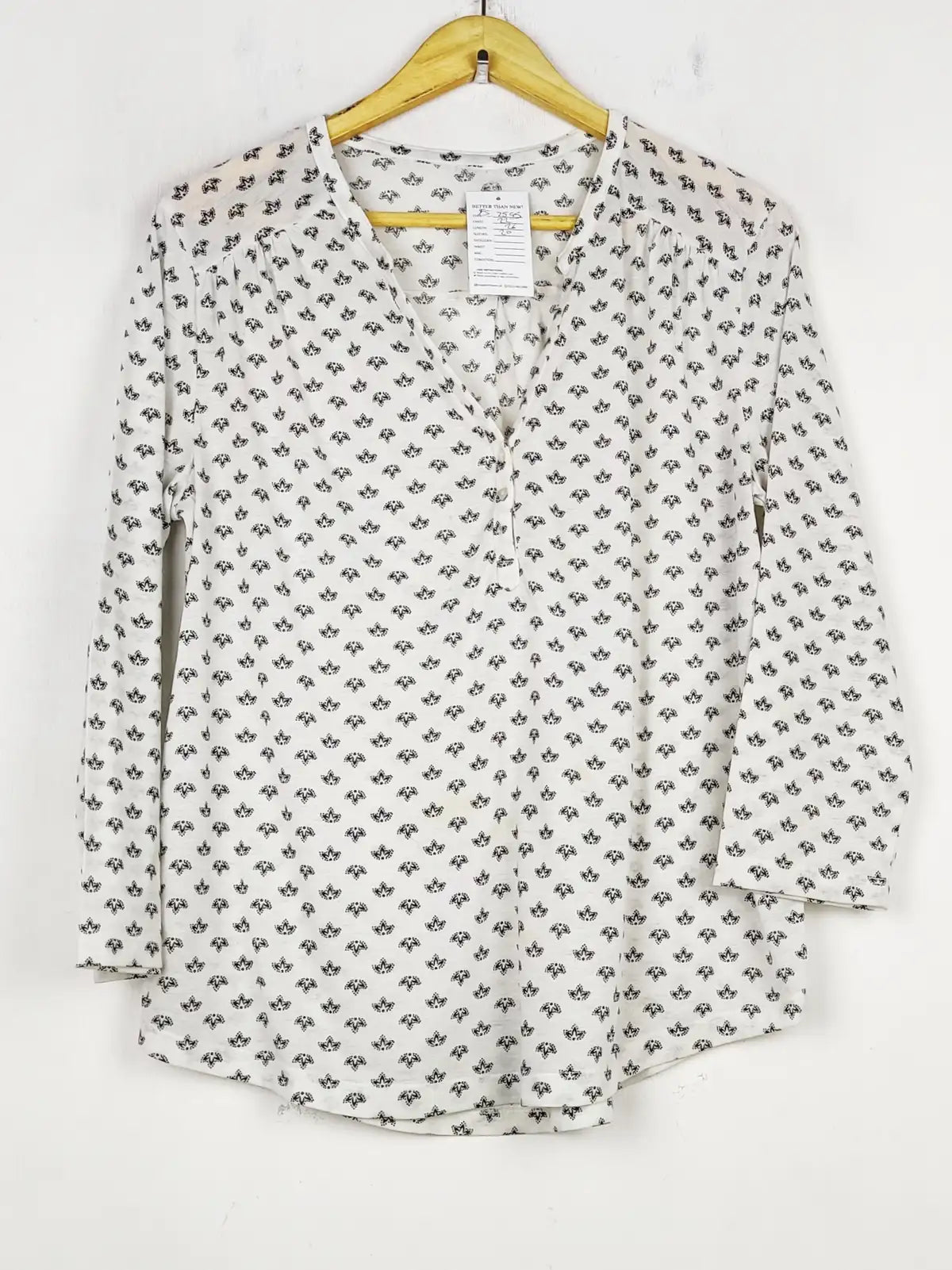 Buy online pre-used pre-loved 100% authentic & Original branded Unknown Brand (FS-2595) available in Pakistan. Top international brands avilable.