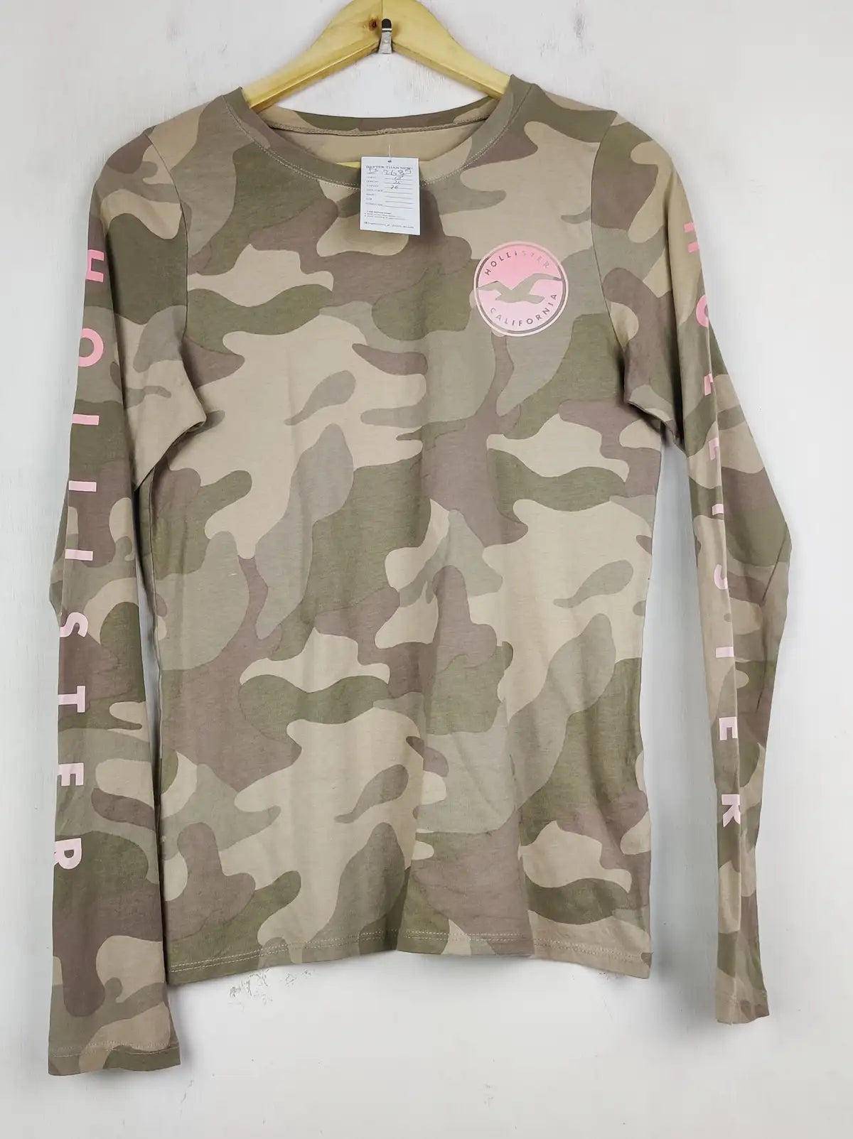 Buy online pre-used pre-loved 100% authentic & Original branded Hollister (FS-2685) available in Pakistan. Top international brands avilable.