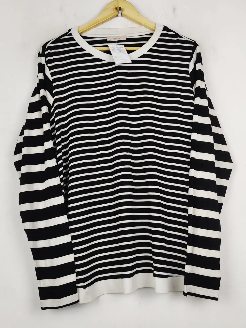 Buy online pre-used pre-loved 100% authentic & Original branded Peruna (FS-2702) available in Pakistan. Top international brands avilable.