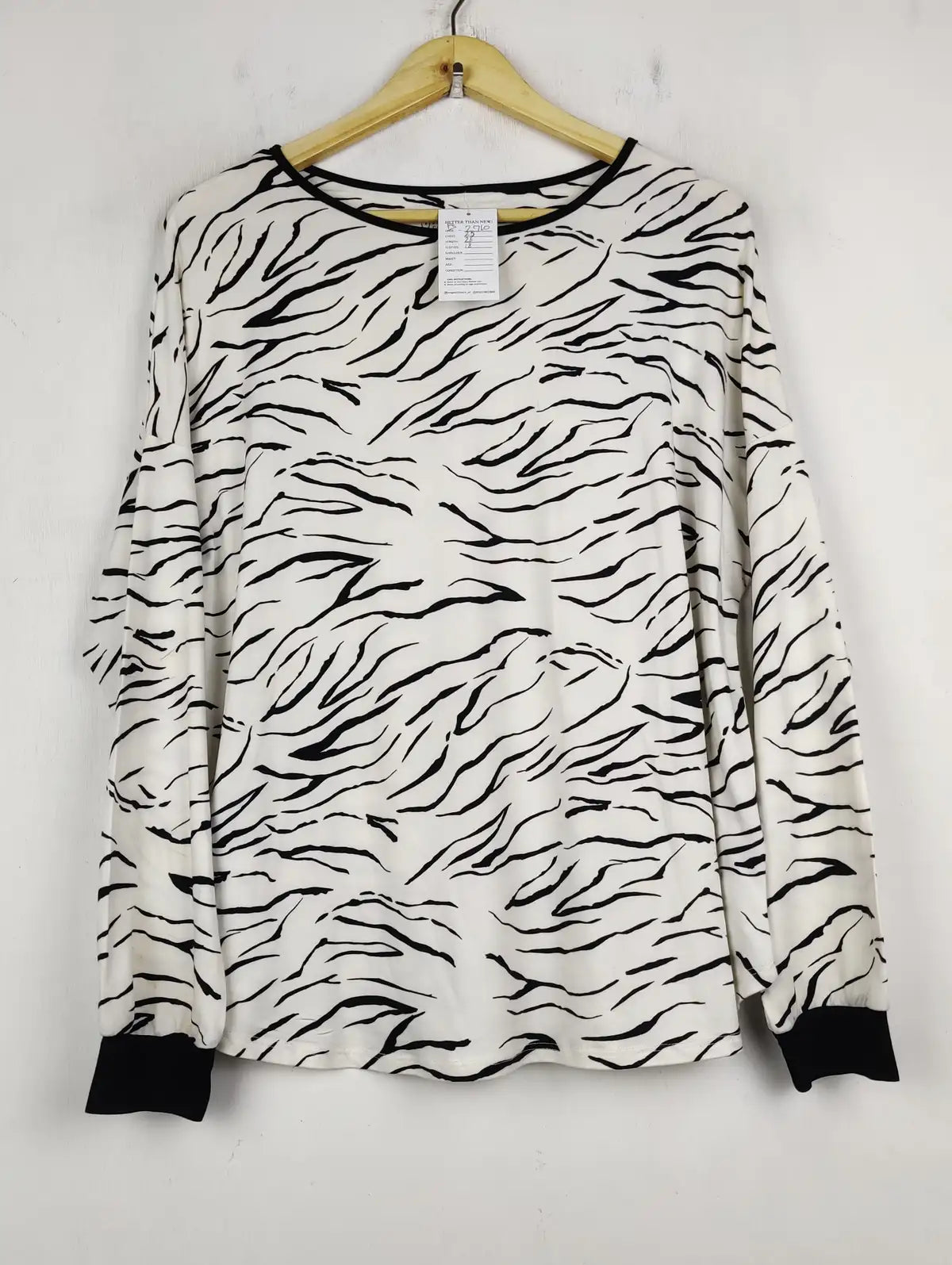 Buy online pre-used pre-loved 100% authentic & Original branded Primark (FS-2710) available in Pakistan. Top international brands avilable.