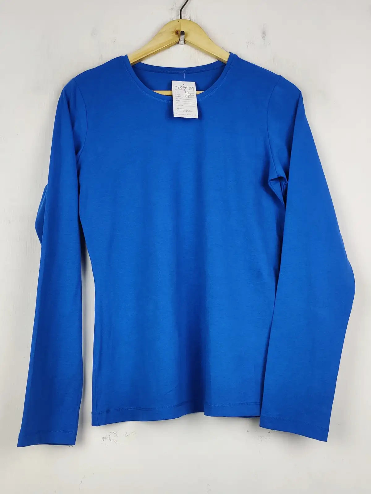 Buy online pre-used pre-loved 100% authentic & Original branded D (FS-2721) available in Pakistan. Top international brands avilable.