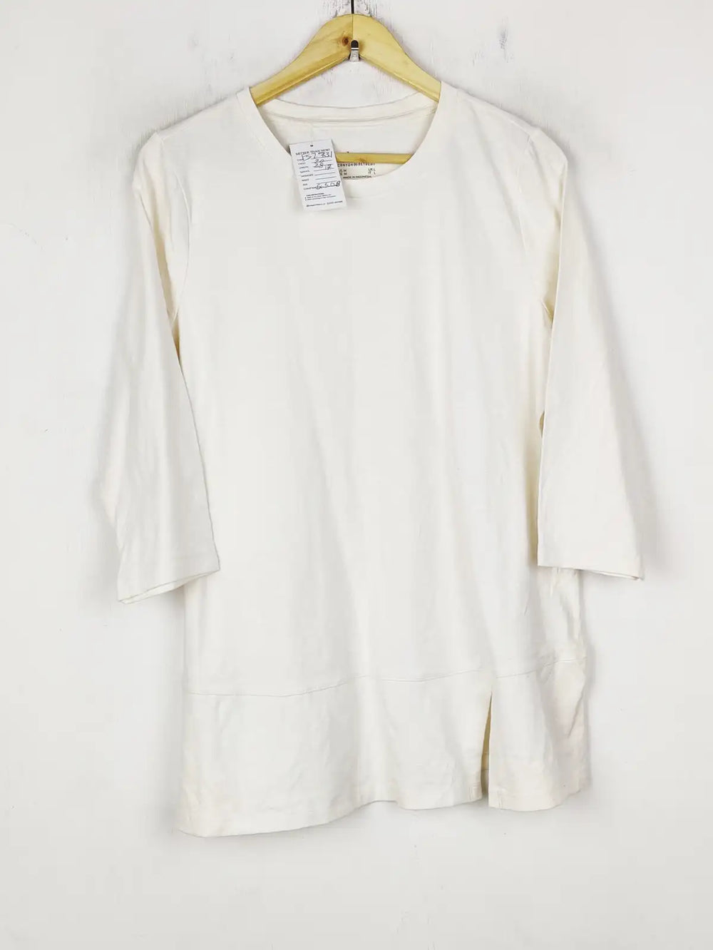Buy online pre-used pre-loved 100% authentic & Original branded D&Co (FS-2731) available in Pakistan. Top international brands avilable.
