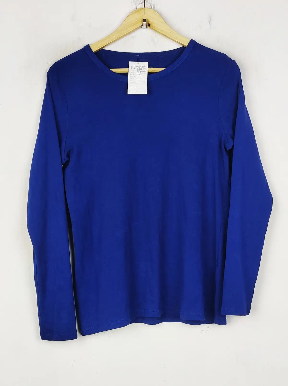 Buy online pre-used pre-loved 100% authentic & Original branded Essential Collection (FS-2754) available in Pakistan. Top international brands avilable.