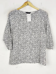 Buy online pre-used pre-loved 100% authentic & Original branded Marks & Spencers (FS-2839) available in Pakistan. Top international brands avilable.