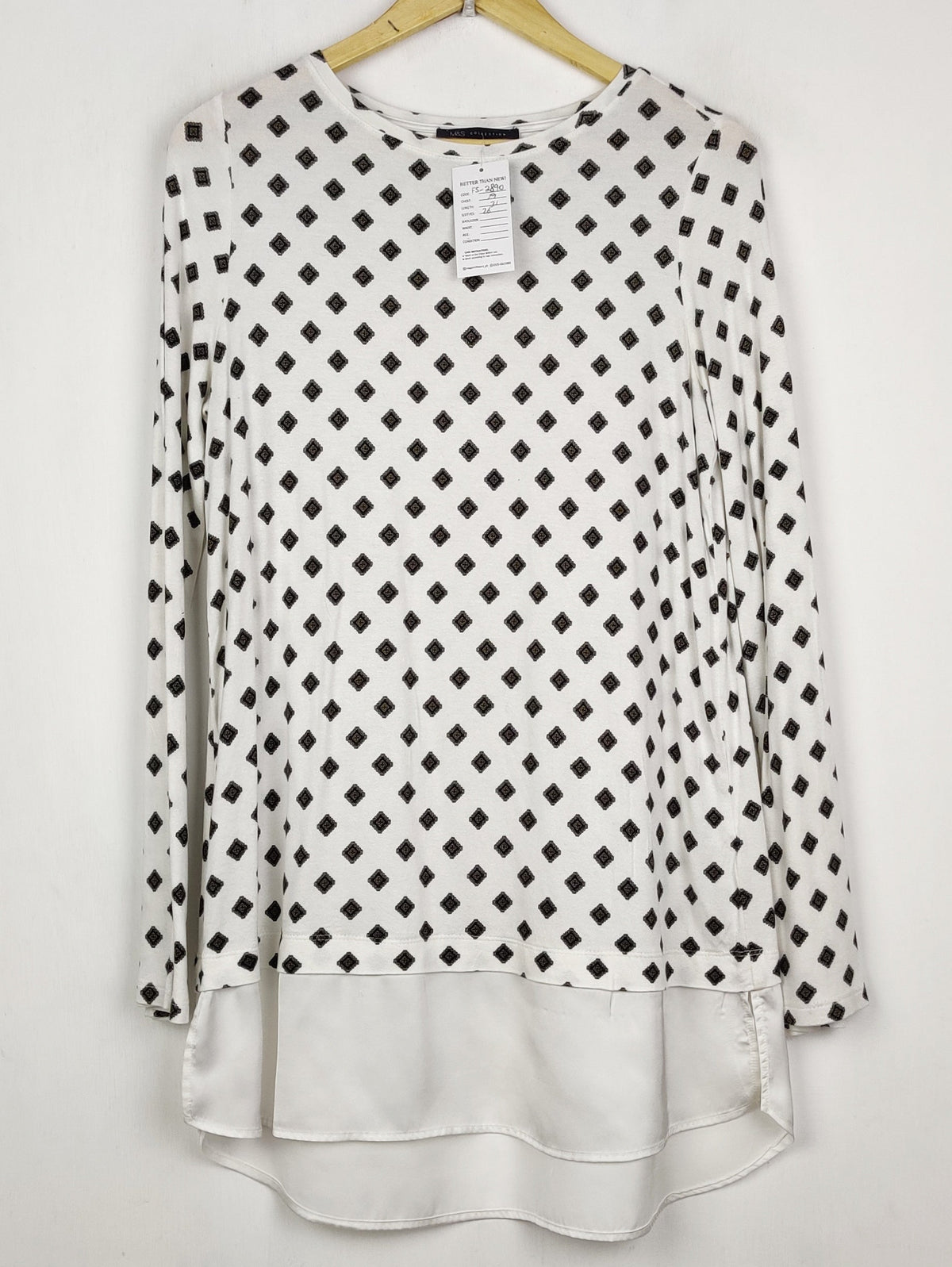 Buy online pre-used pre-loved 100% authentic & Original branded Marks & Spencers (FS-2890) available in Pakistan. Top international brands avilable.