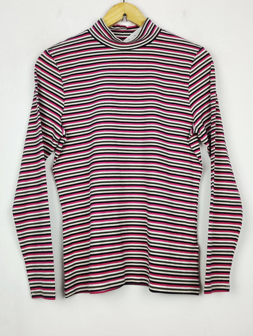 Buy online pre-used pre-loved 100% authentic & Original branded Marks & Spencers (FS-2913) available in Pakistan. Top international brands avilable.