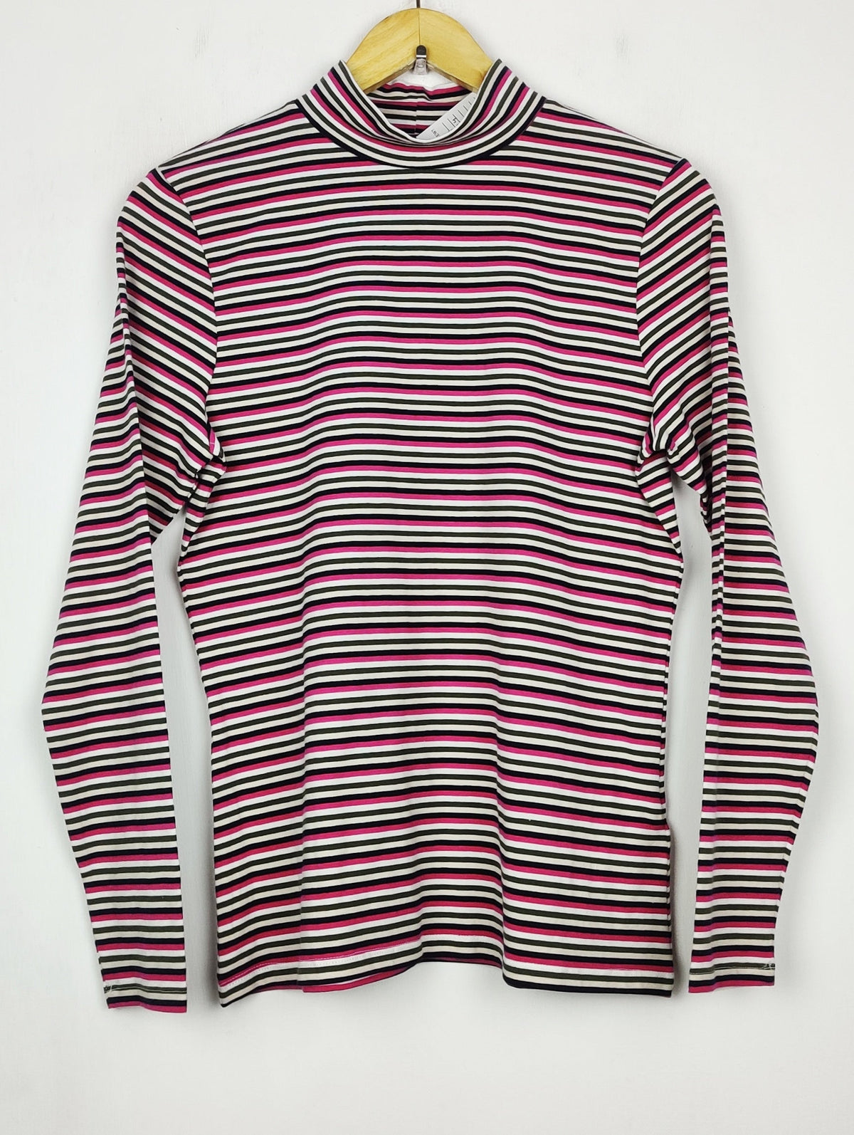 Buy online pre-used pre-loved 100% authentic & Original branded Marks & Spencers (FS-2913) available in Pakistan. Top international brands avilable.