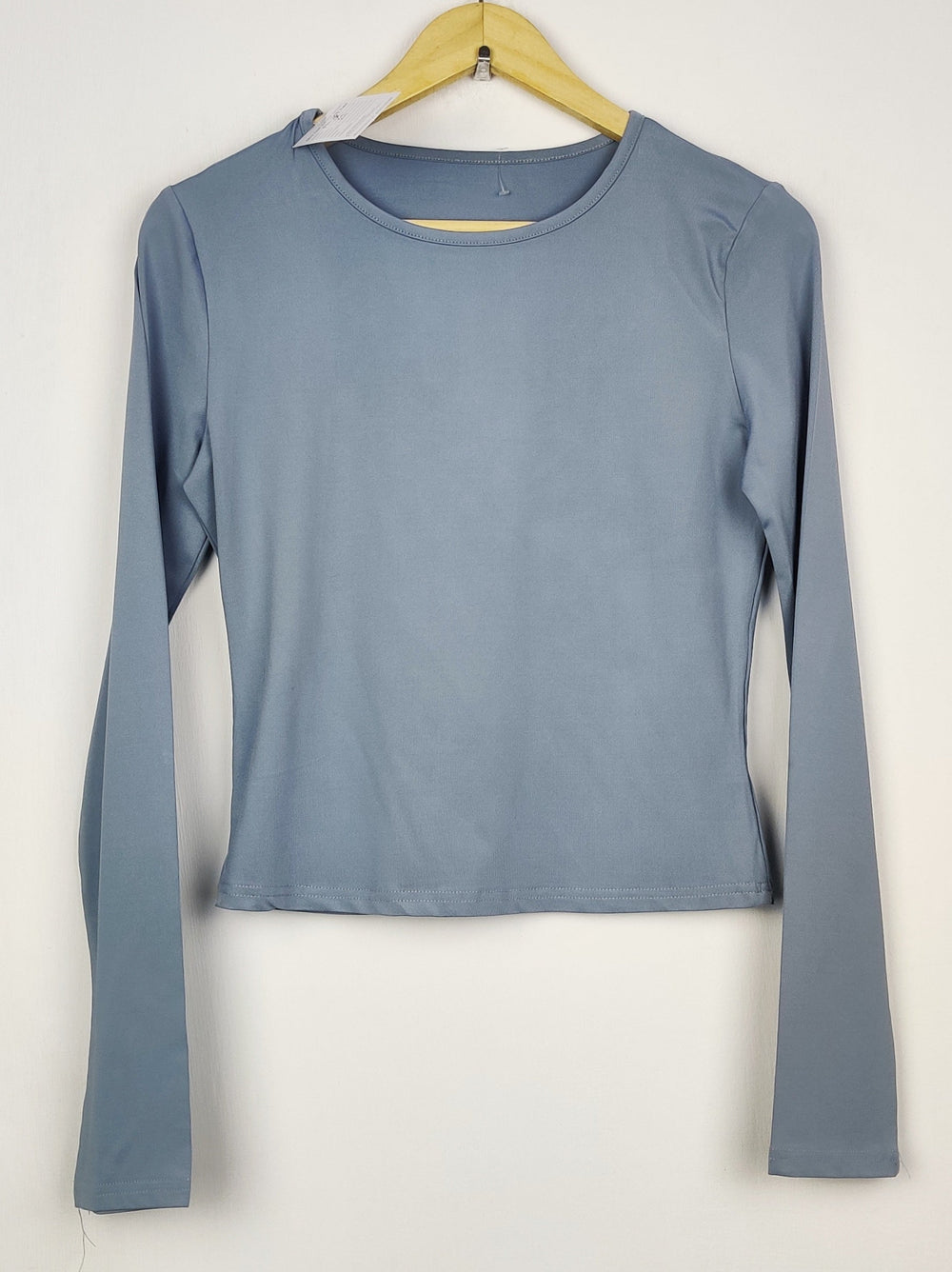 Buy online pre-used pre-loved 100% authentic & Original branded Unknown Brand (FS-2930) available in Pakistan. Top international brands avilable.
