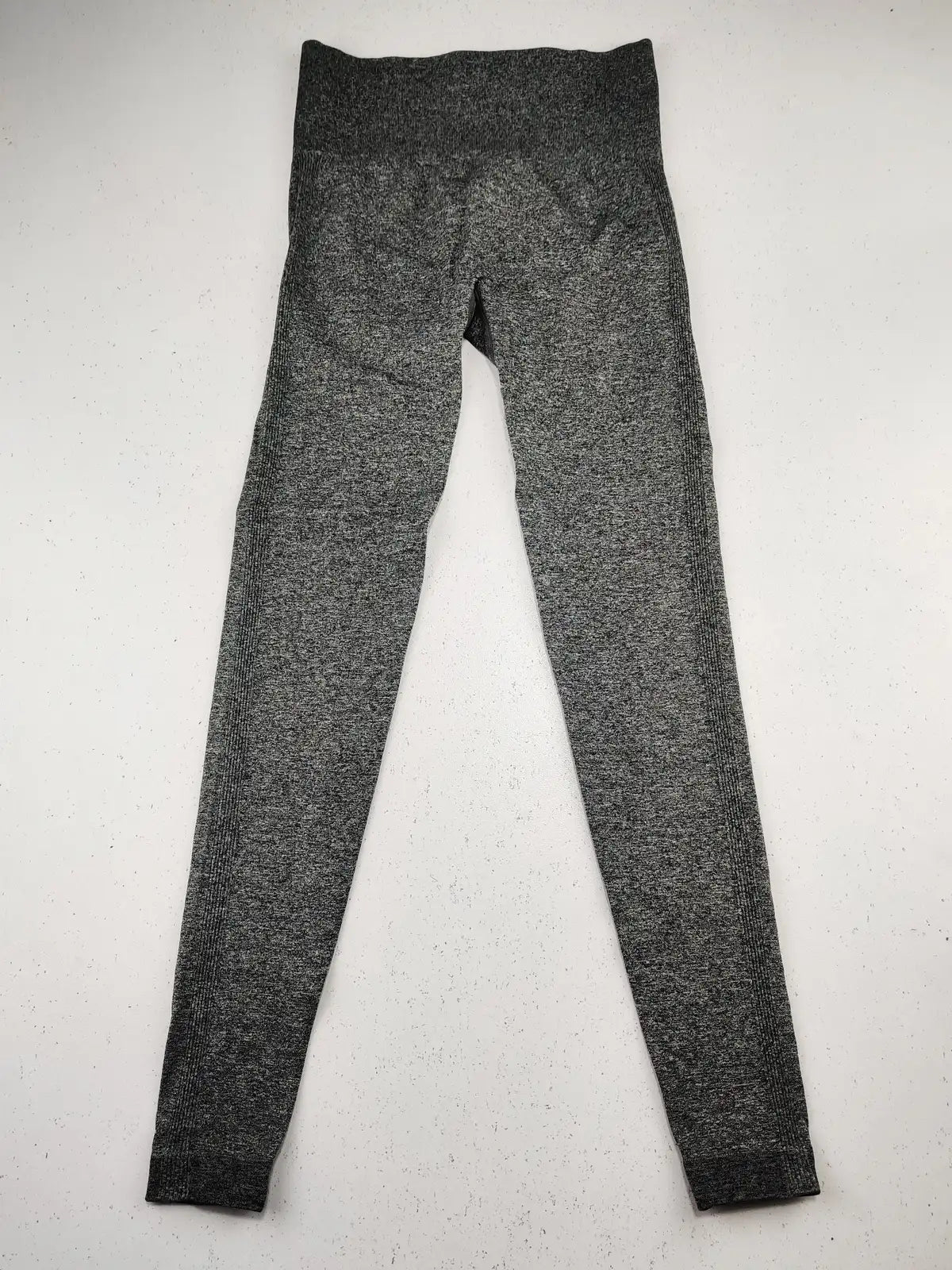 Buy online pre-used pre-loved 100% authentic & Original branded Unknown Brand (GB-1032) available in Pakistan. Top international brands avilable.