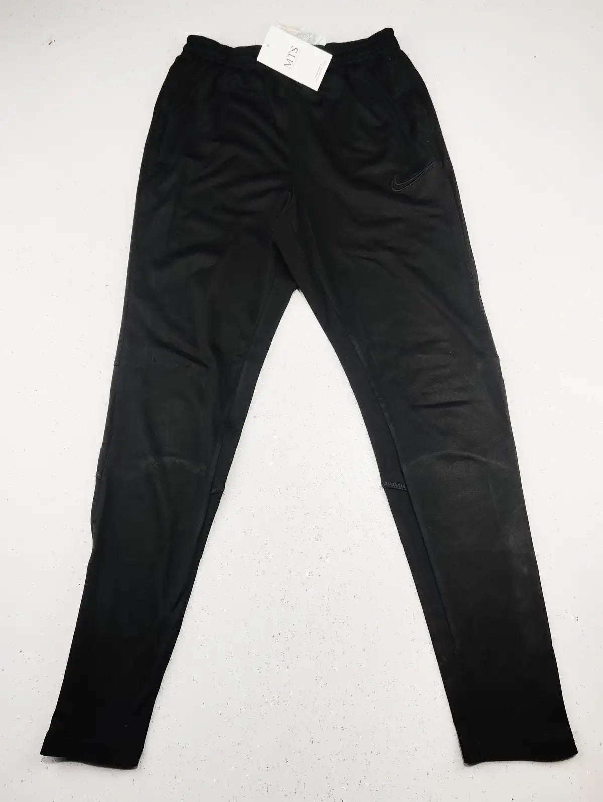 Buy online pre-used pre-loved 100% authentic & Original branded Dri Fit (GB-1117) available in Pakistan. Top international brands avilable.